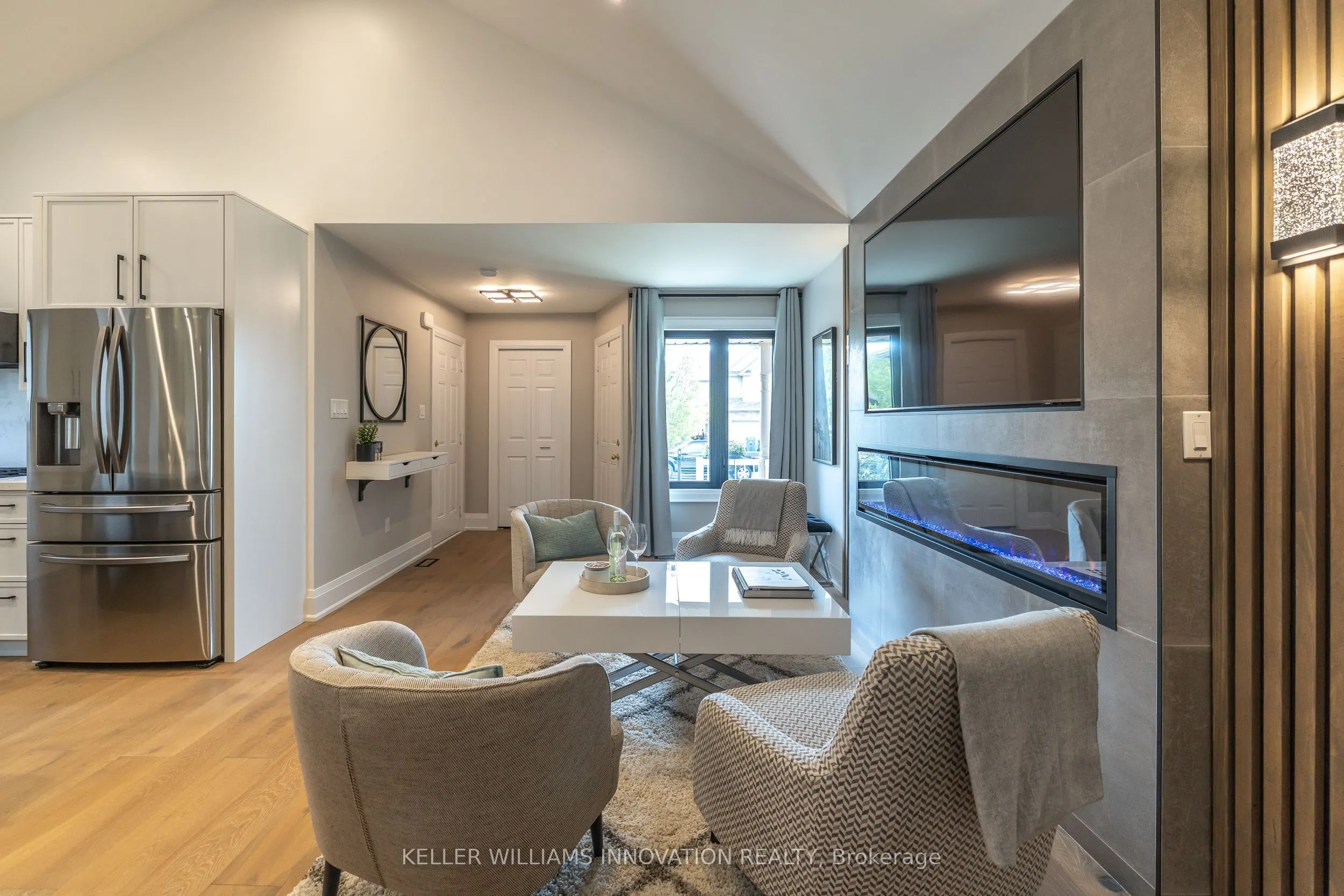 18 Maude Lane