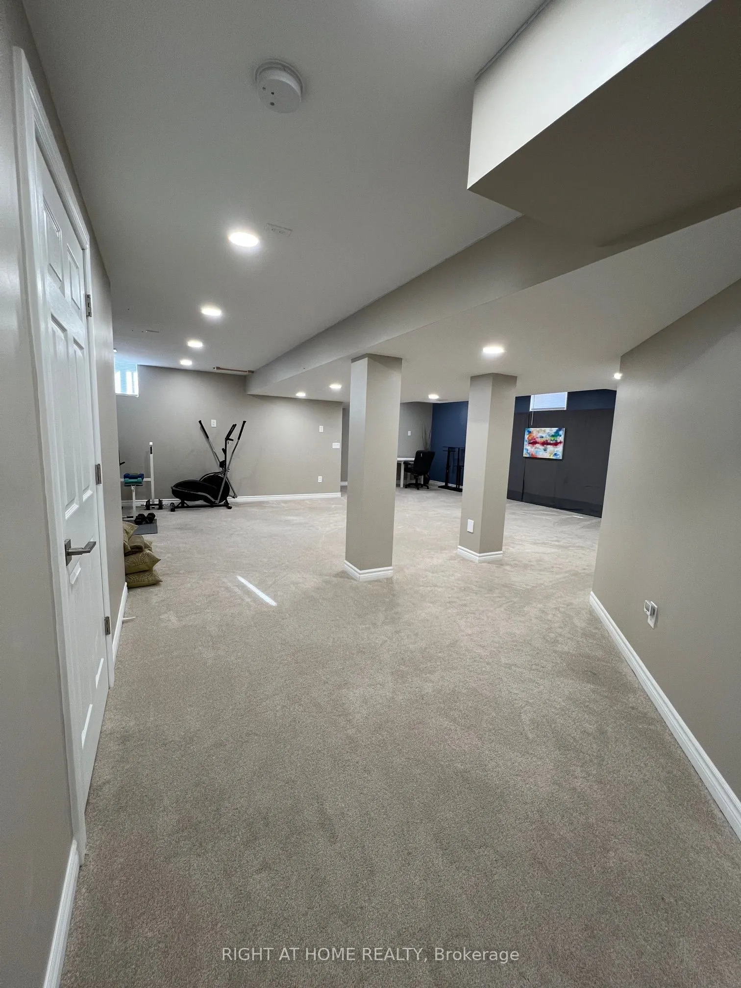 64 Winslow Way