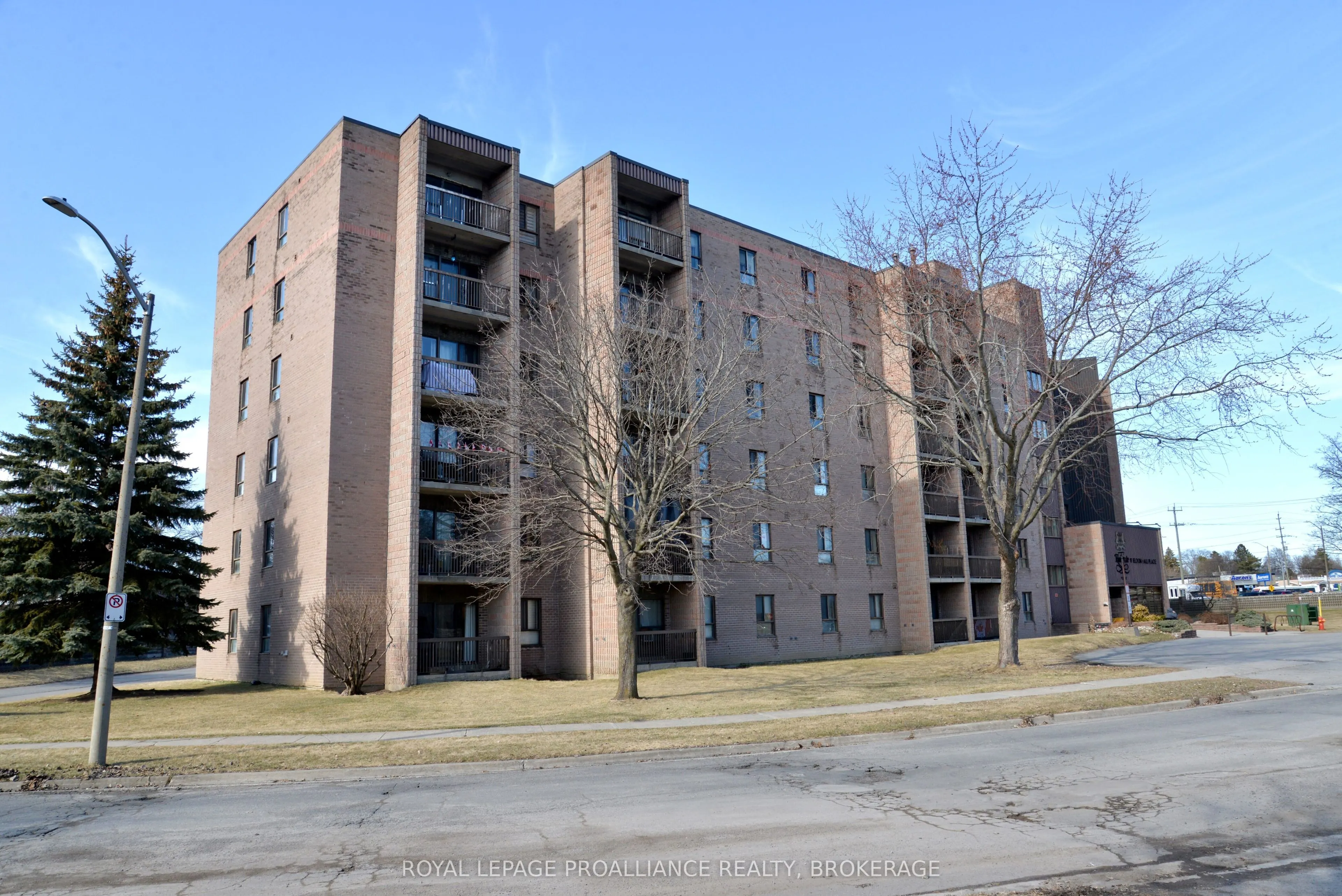 17 Eldon Hall Place, #210