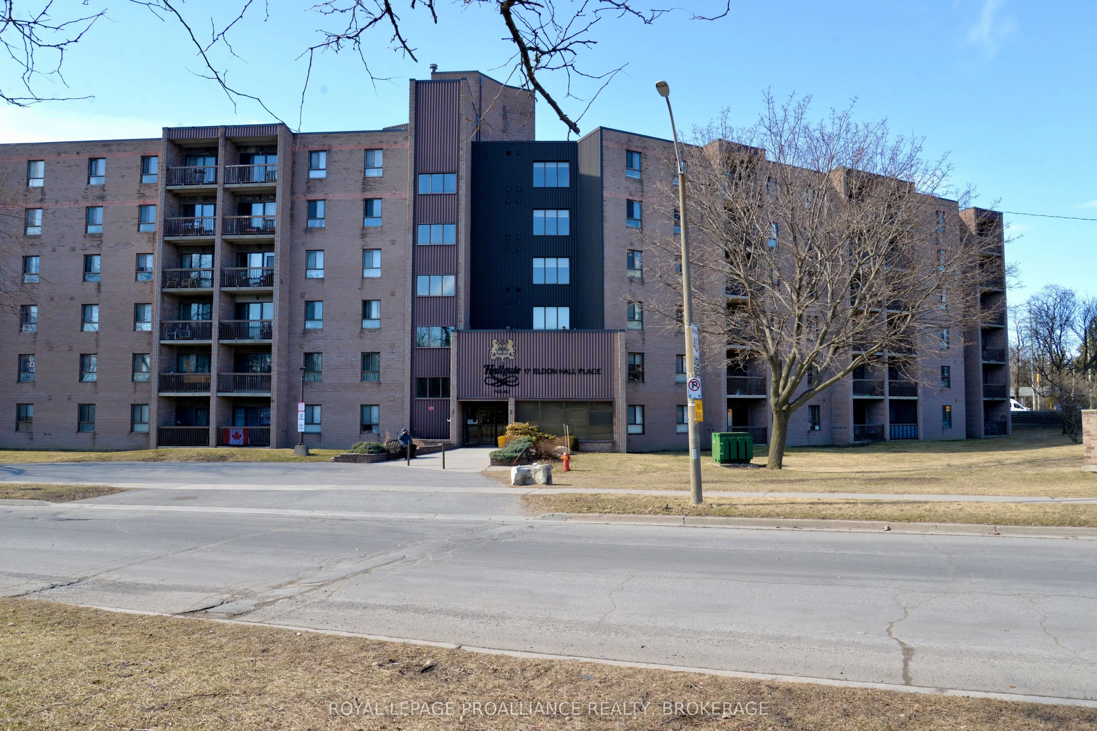 17 Eldon Hall Place, #210