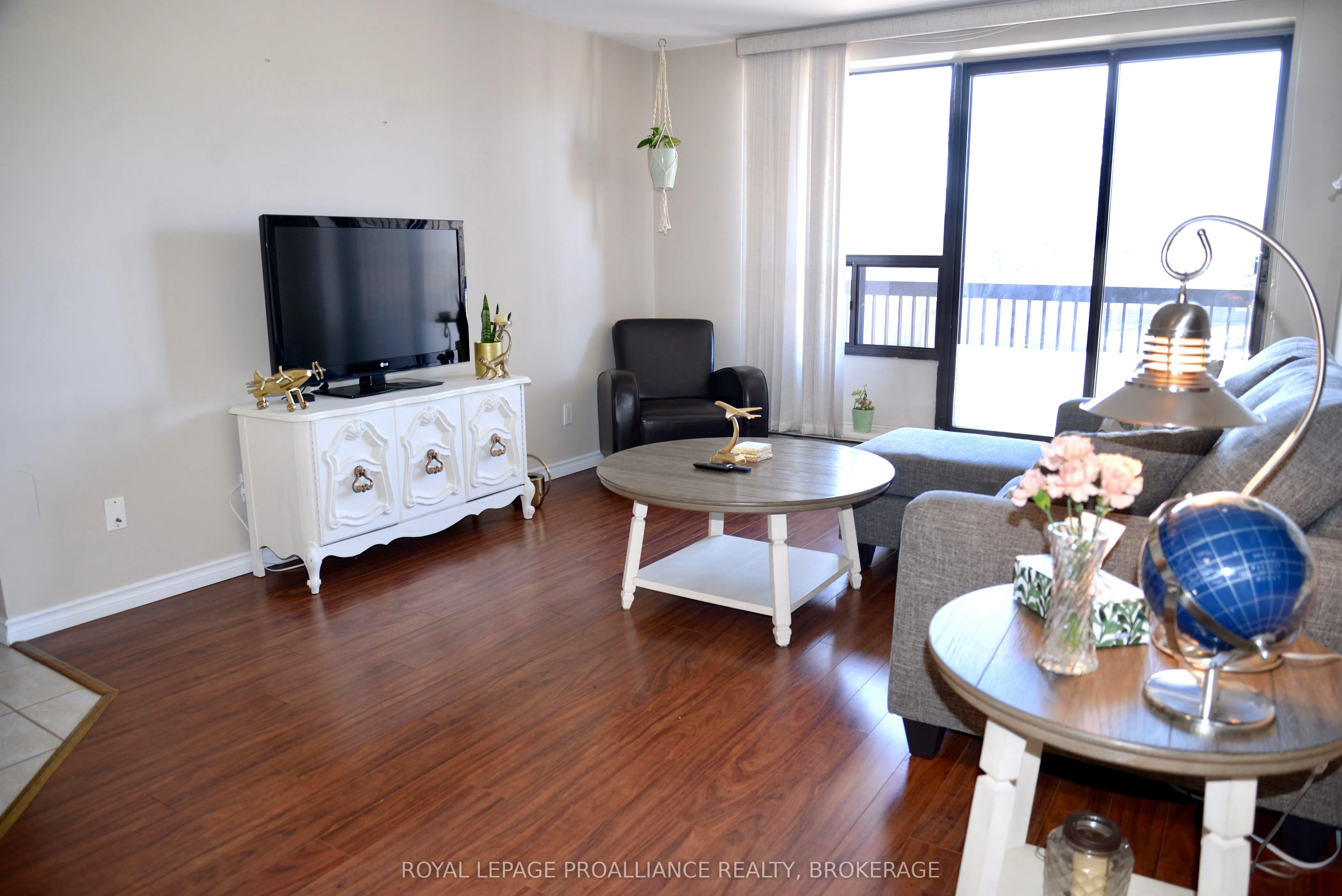17 Eldon Hall Place, #210