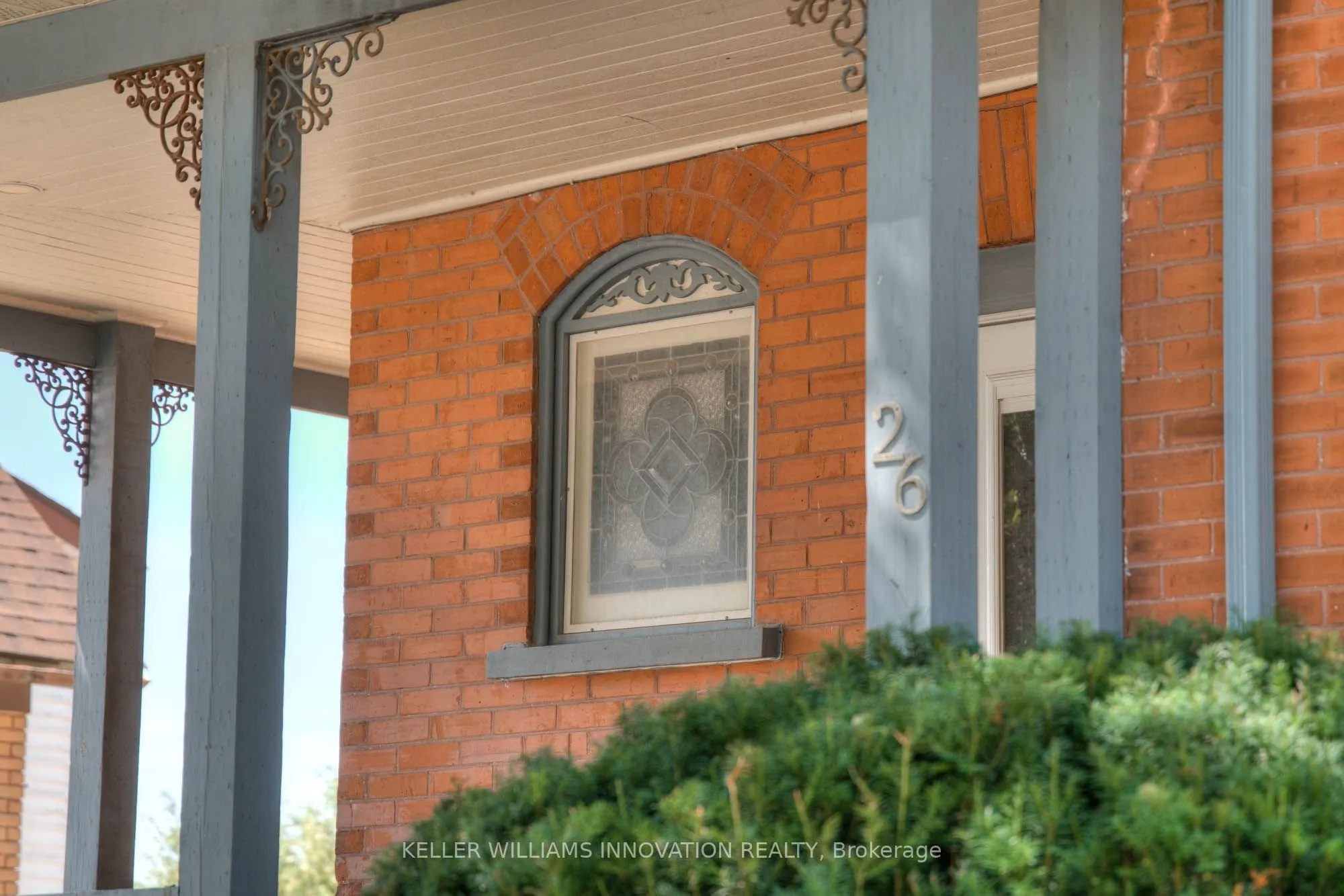 26 Arthur Street N