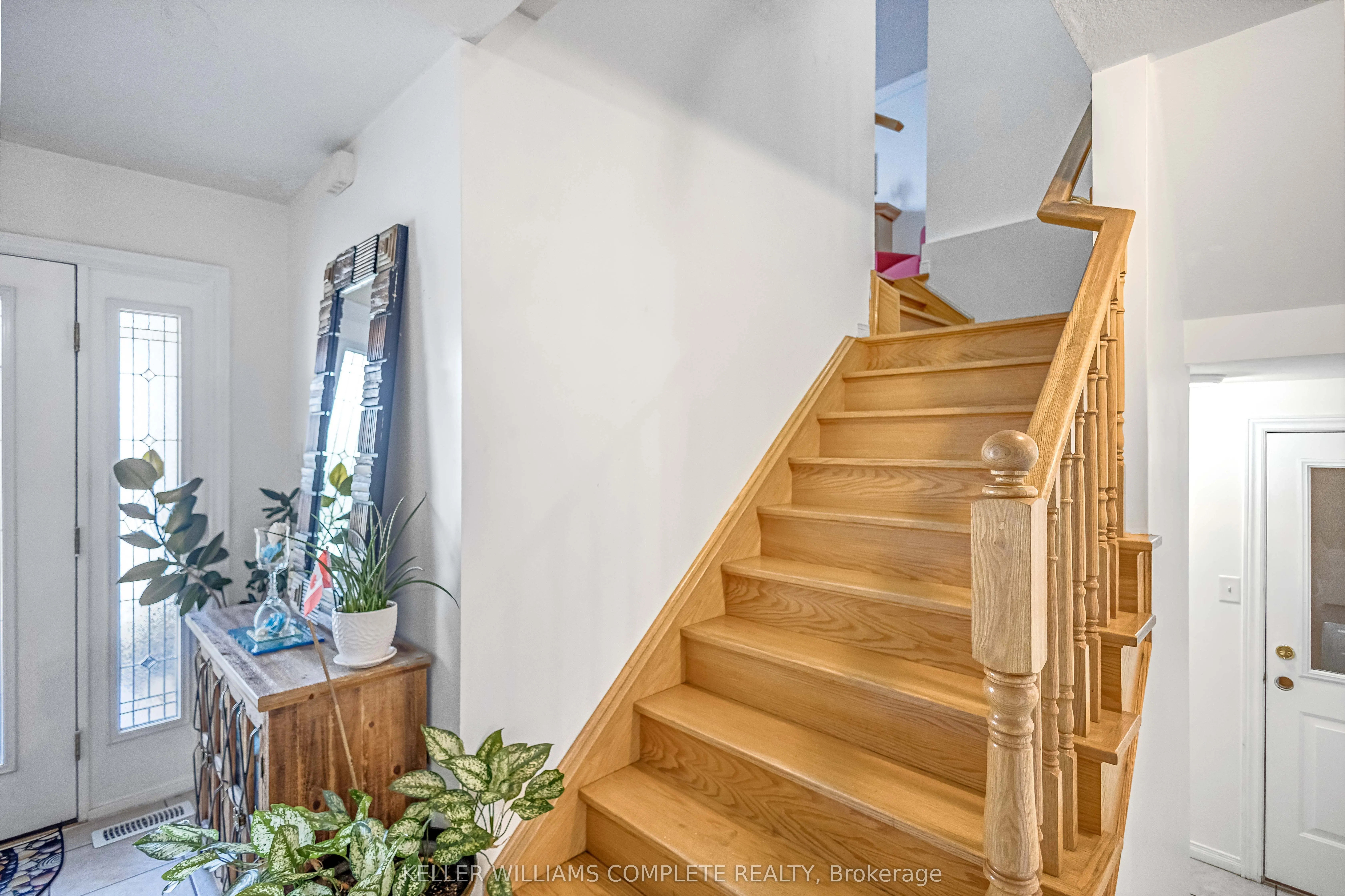 16 JESSICA Street