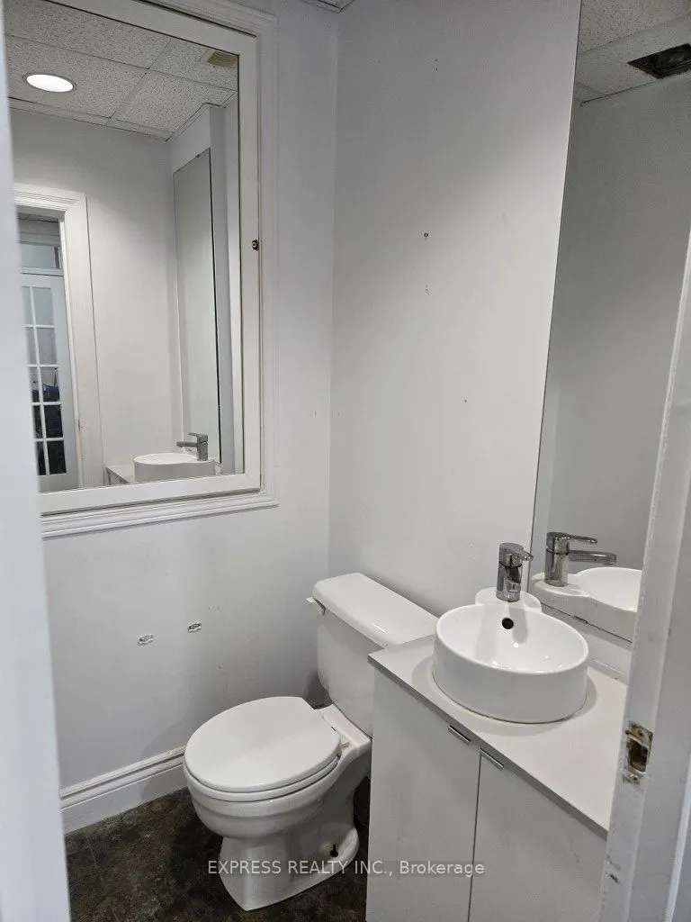 252 James Street S, #101B