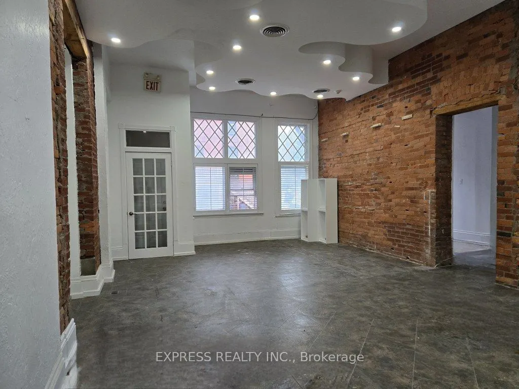 252 James Street S, #101B