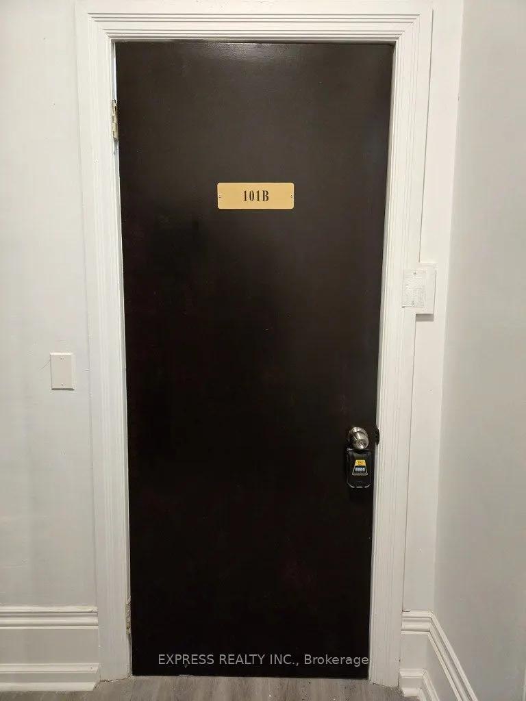252 James Street S, #101B