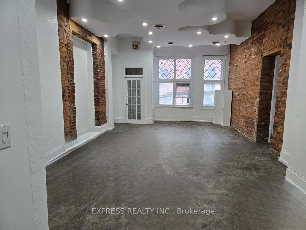252 James Street S, #101B