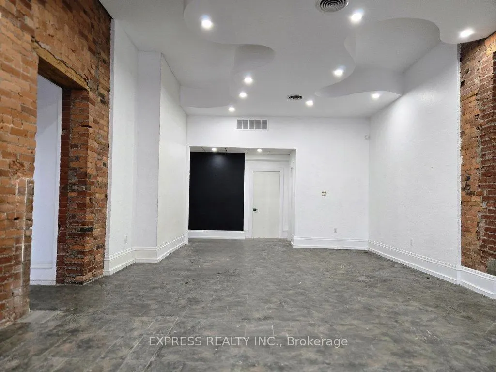 252 James Street S, #101B