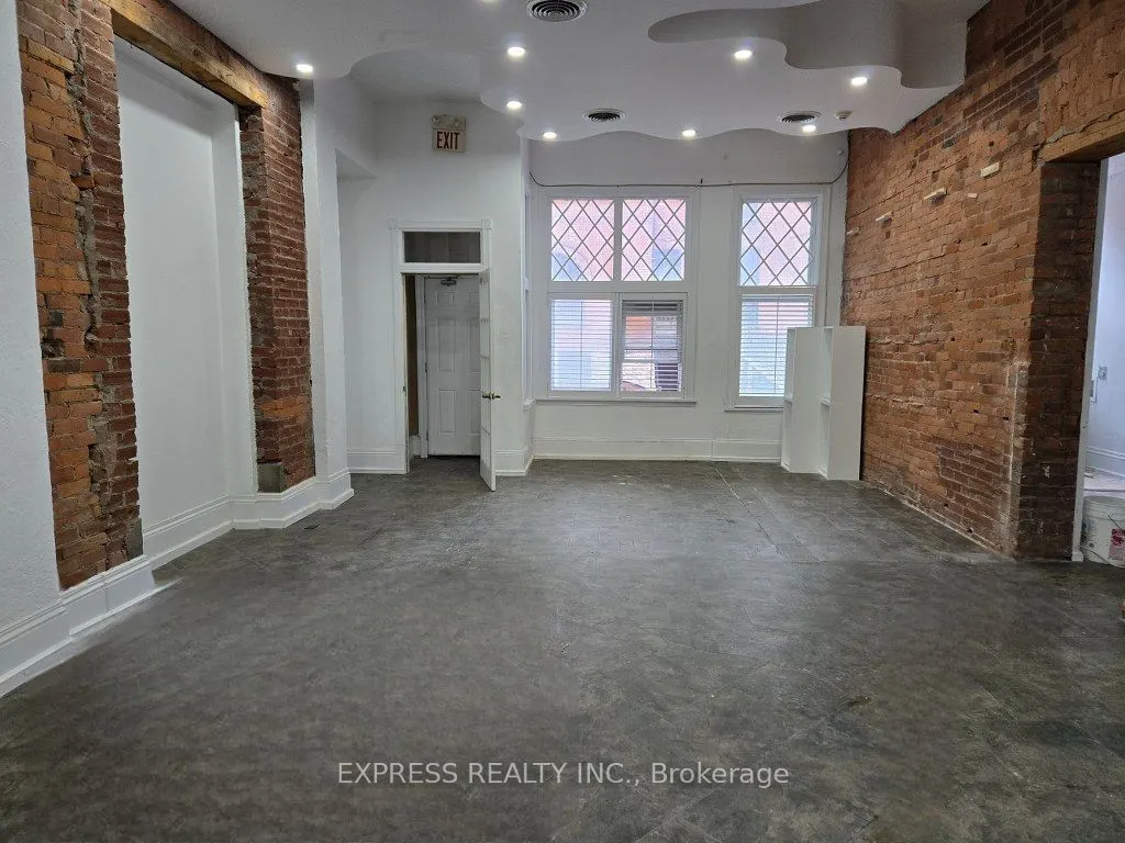 252 James Street S, #101B