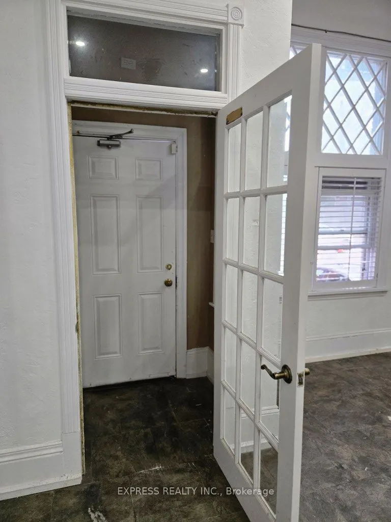 252 James Street S, #101B