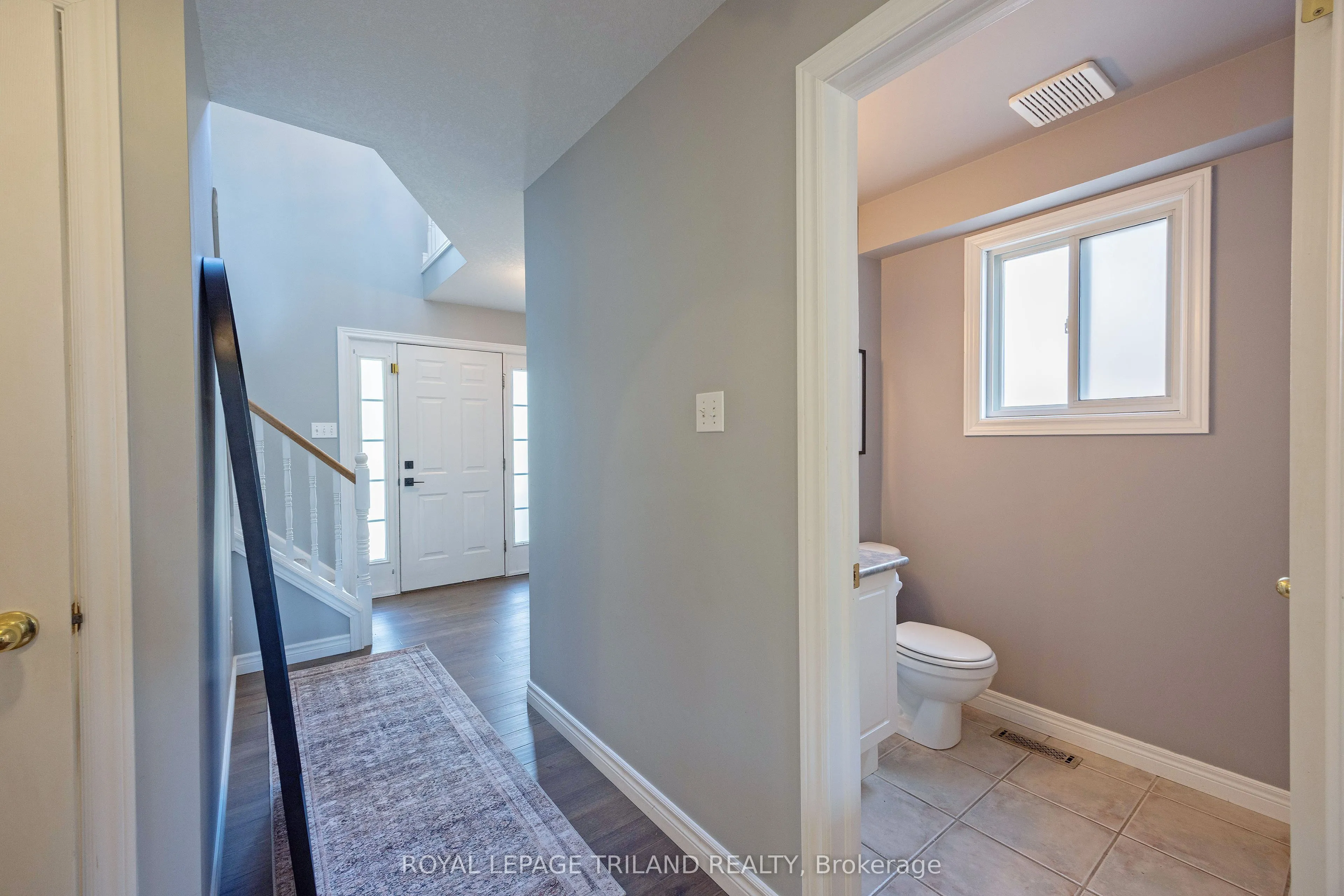 851 Crestview Crescent