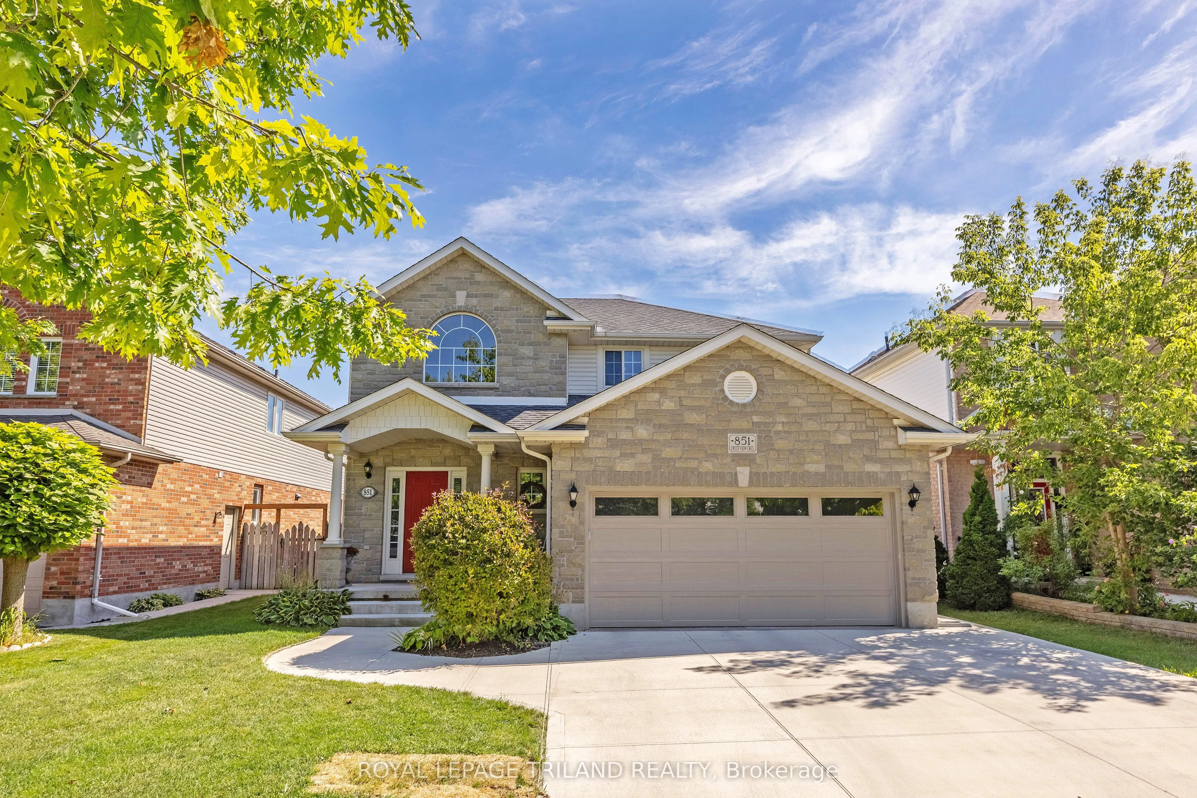 851 Crestview Crescent
