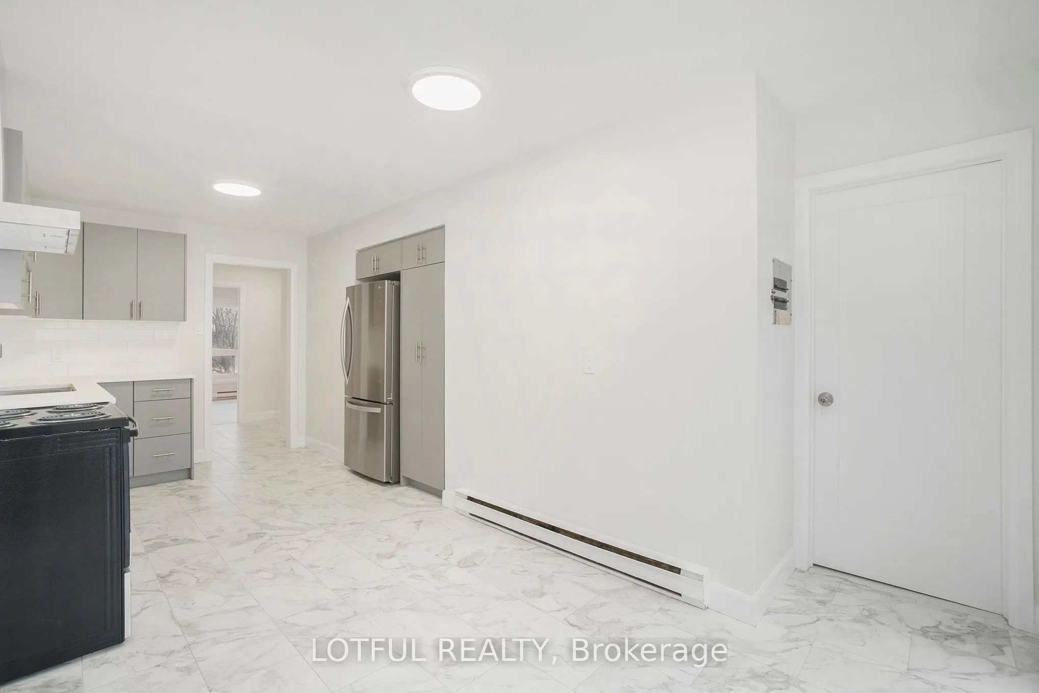 484 Queen Mary Street, #6