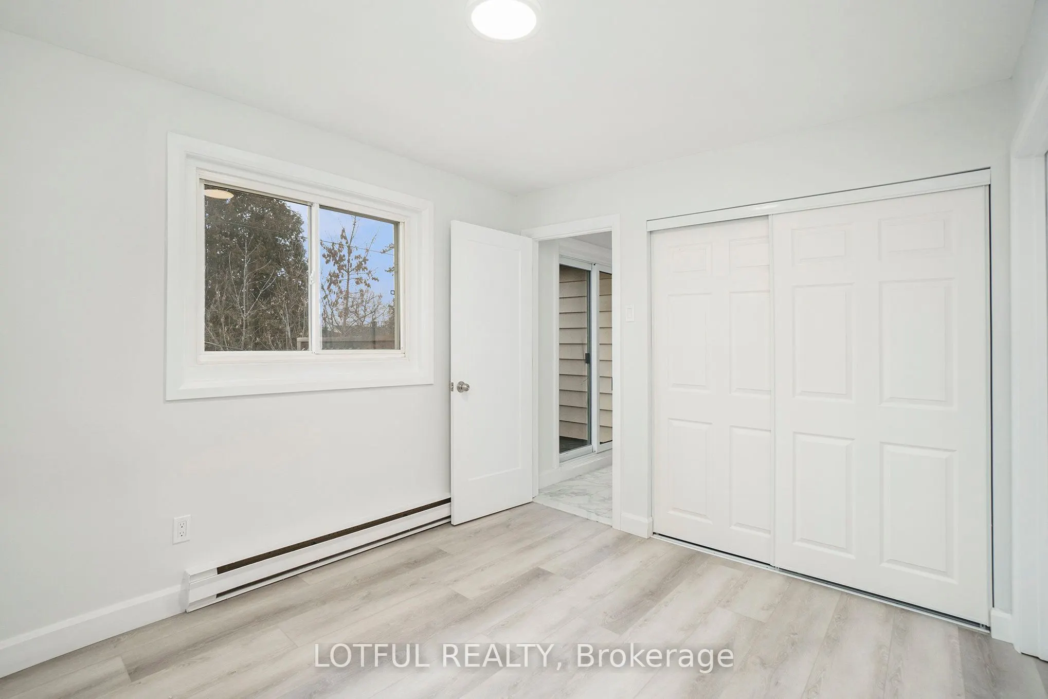 484 Queen Mary Street, #6