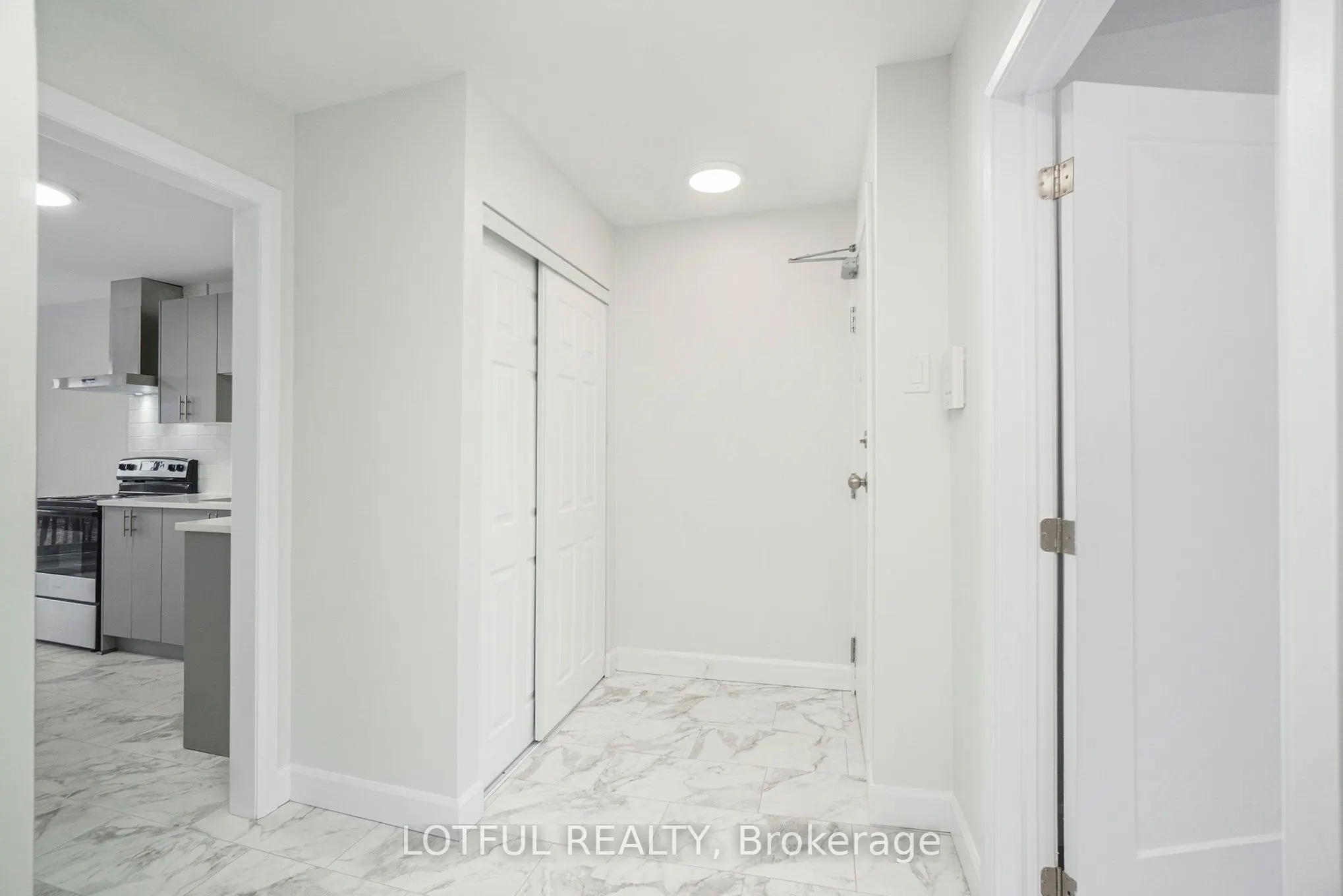 484 Queen Mary Street, #6