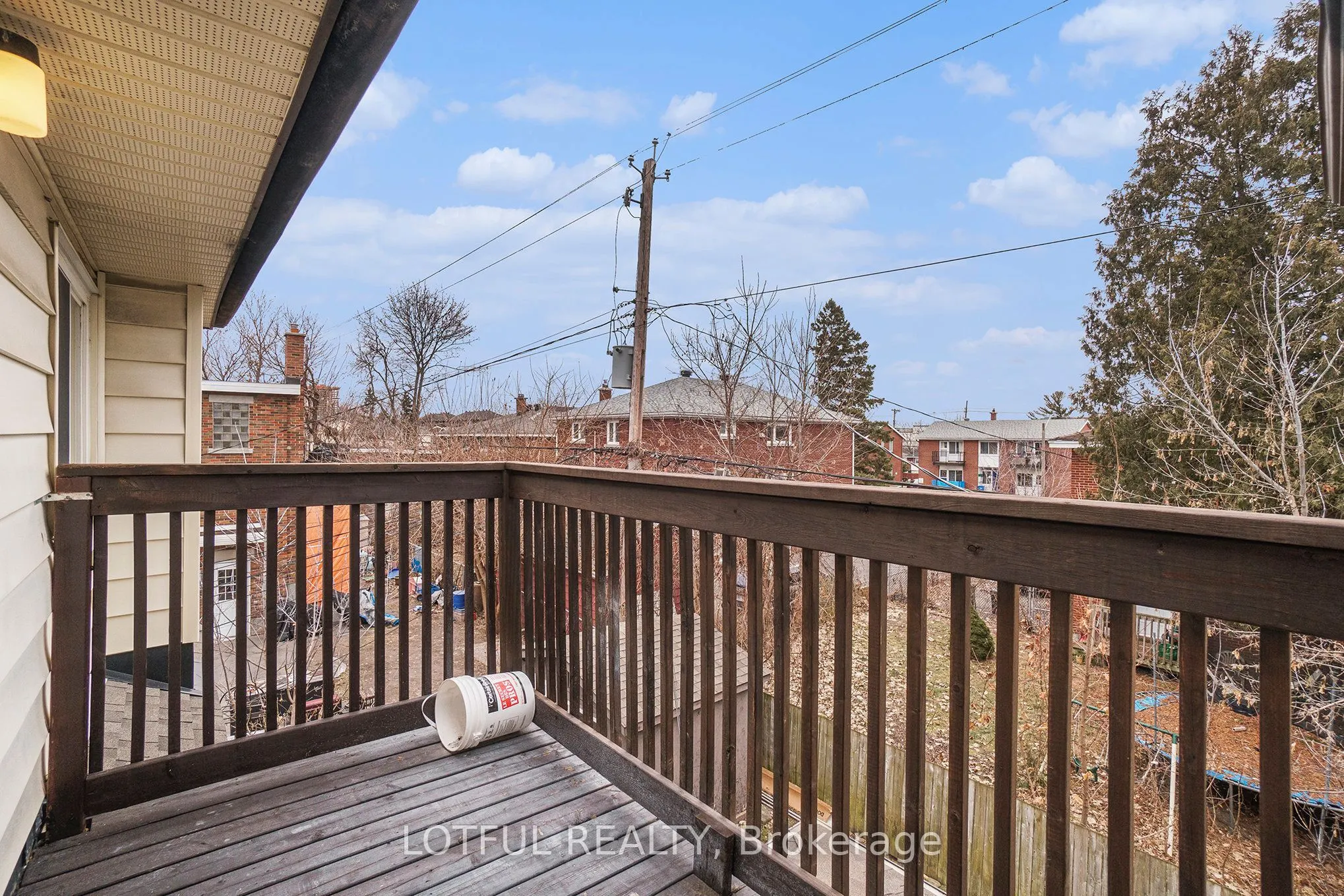 484 Queen Mary Street, #6