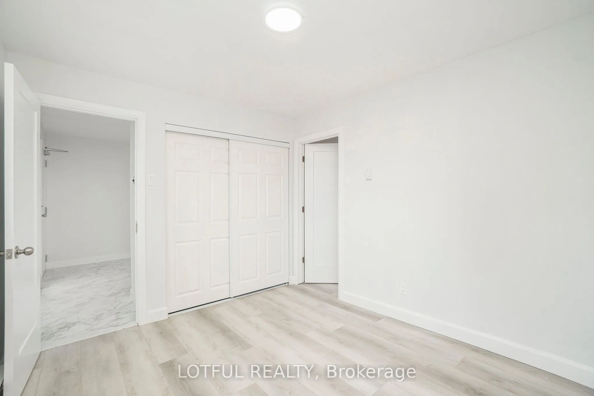 484 Queen Mary Street, #6
