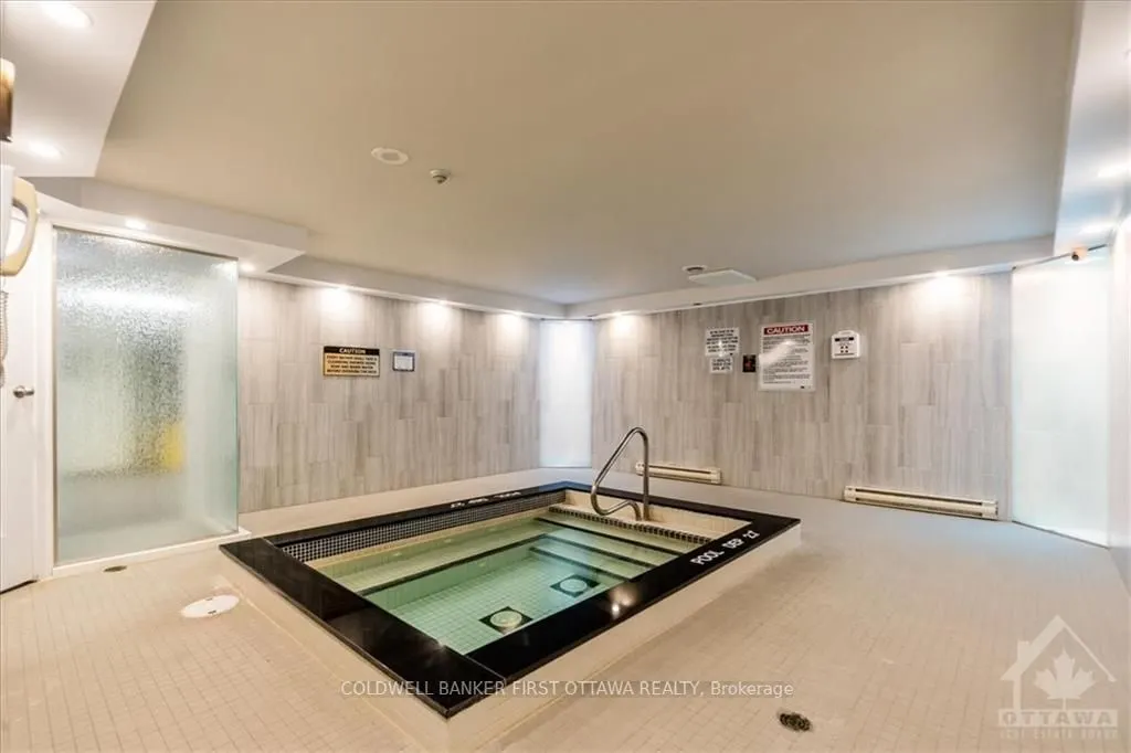 2759 Carousel Crescent, #407
