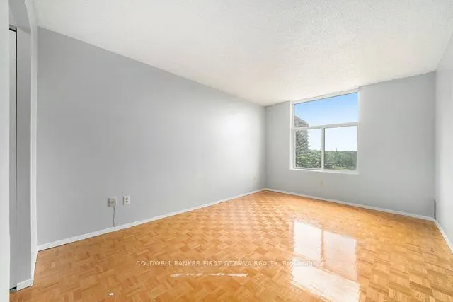 2759 Carousel Crescent, #407