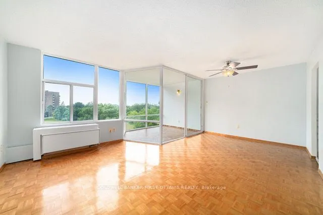 2759 Carousel Crescent, #407
