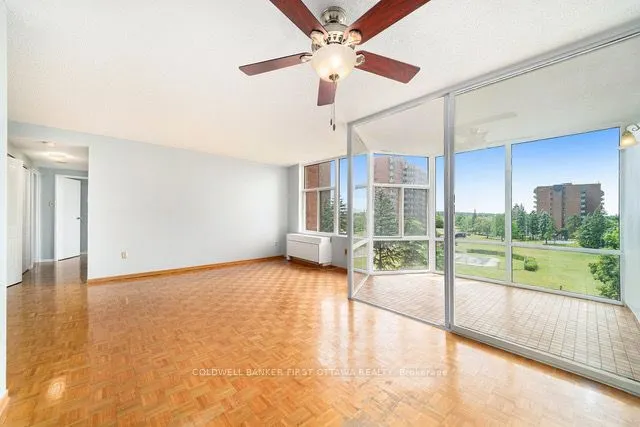 2759 Carousel Crescent, #407