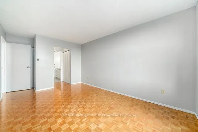 2759 Carousel Crescent, #407