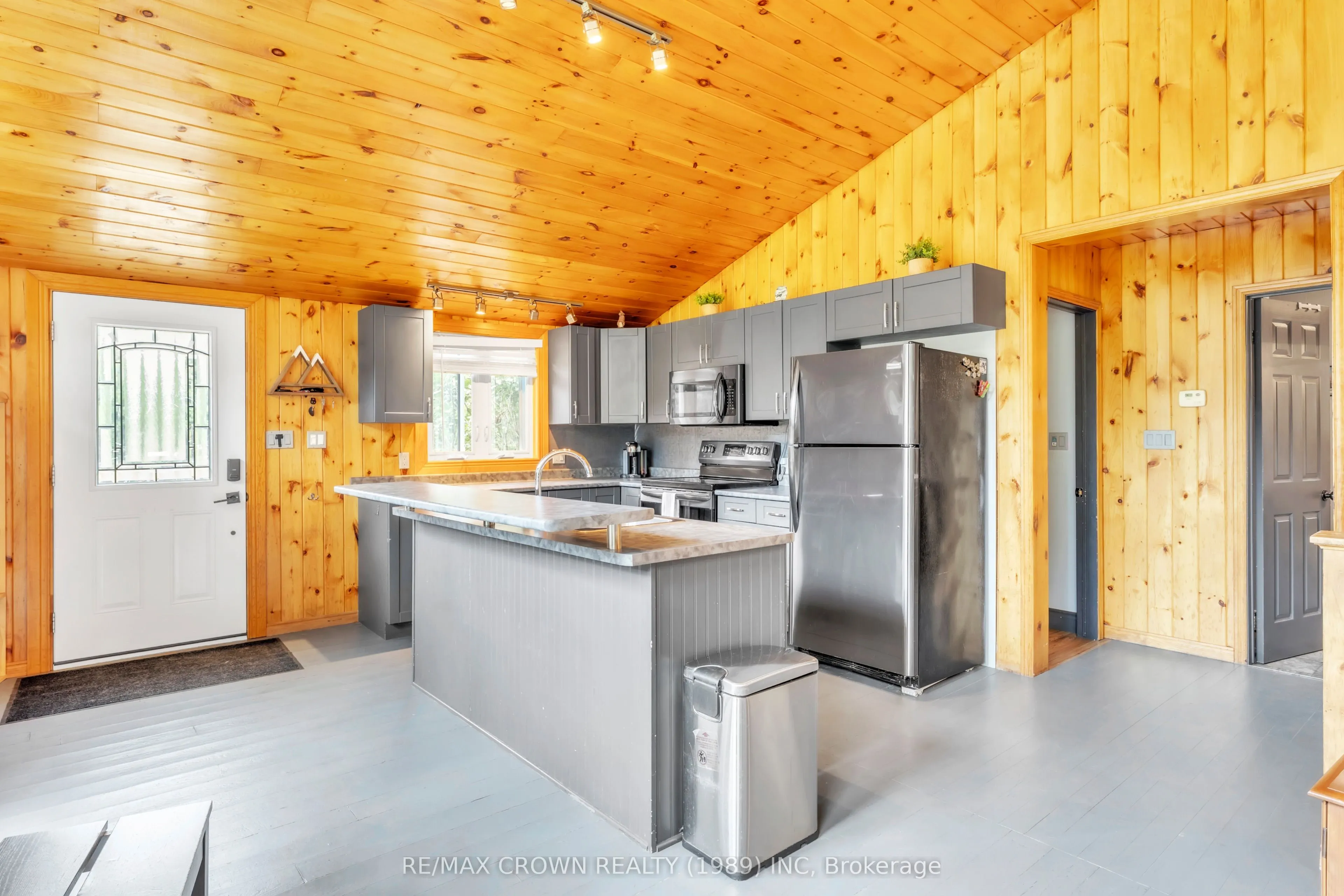 498 South River Road