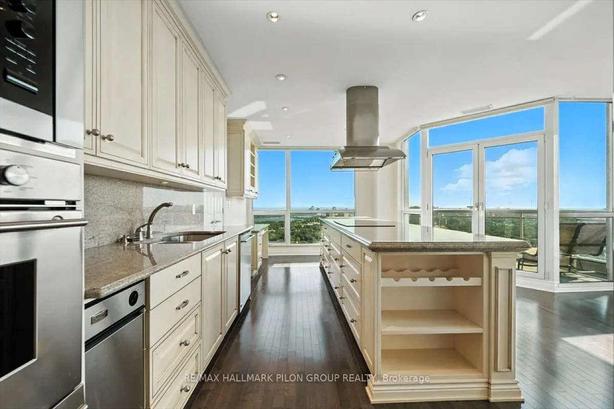 38 Metropole Private, #3203