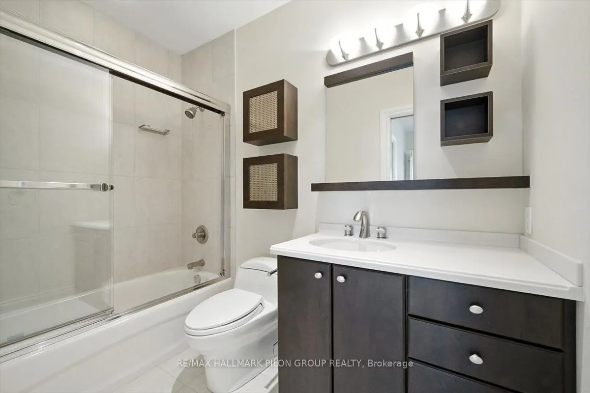 38 Metropole Private, #3203