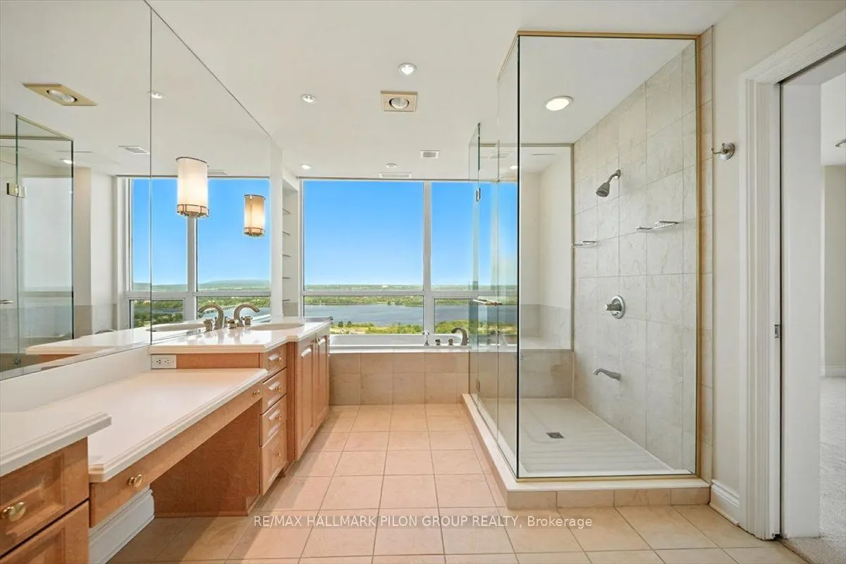 38 Metropole Private, #3203
