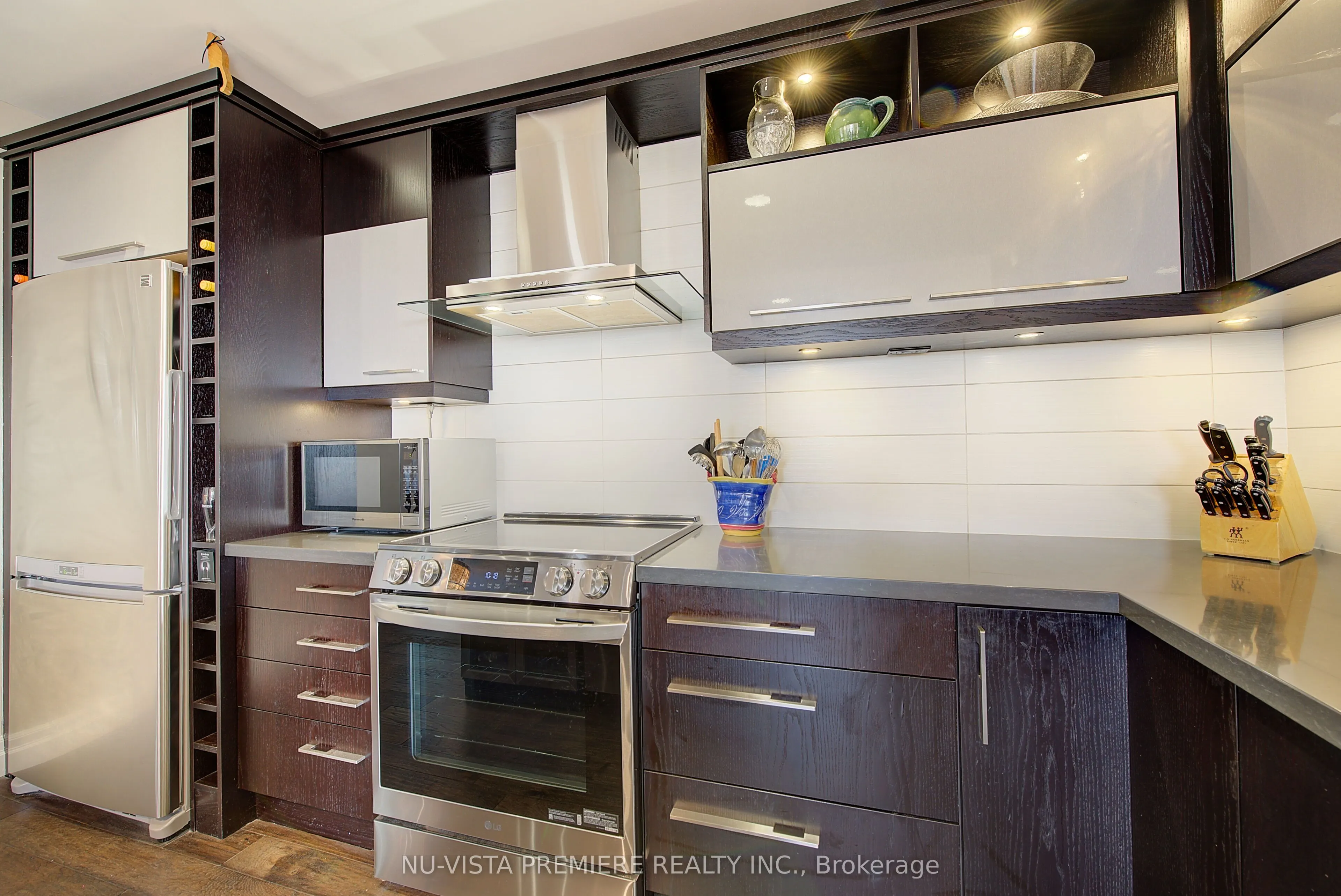 250 Pall Mall Street, #1203