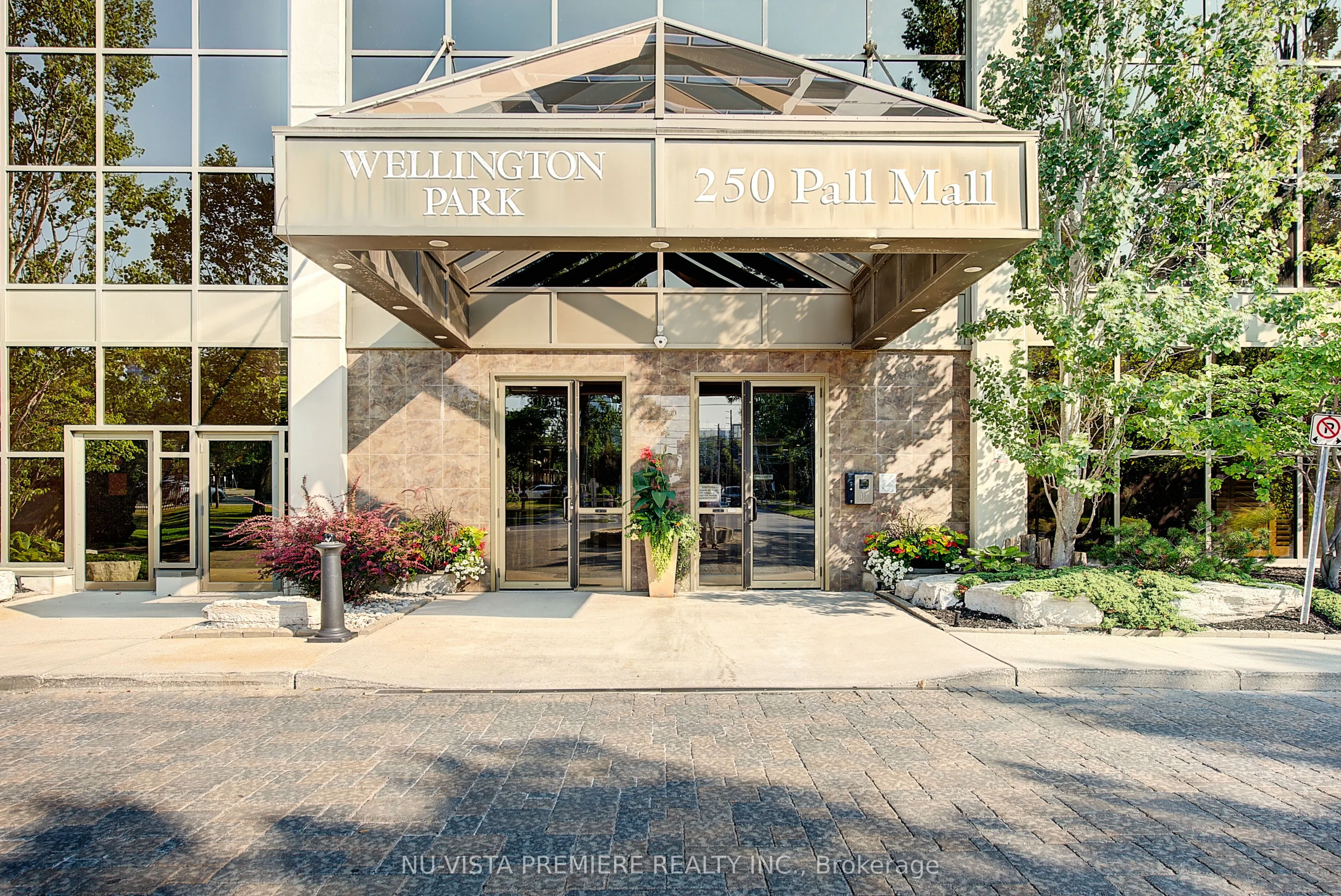 250 Pall Mall Street, #1203