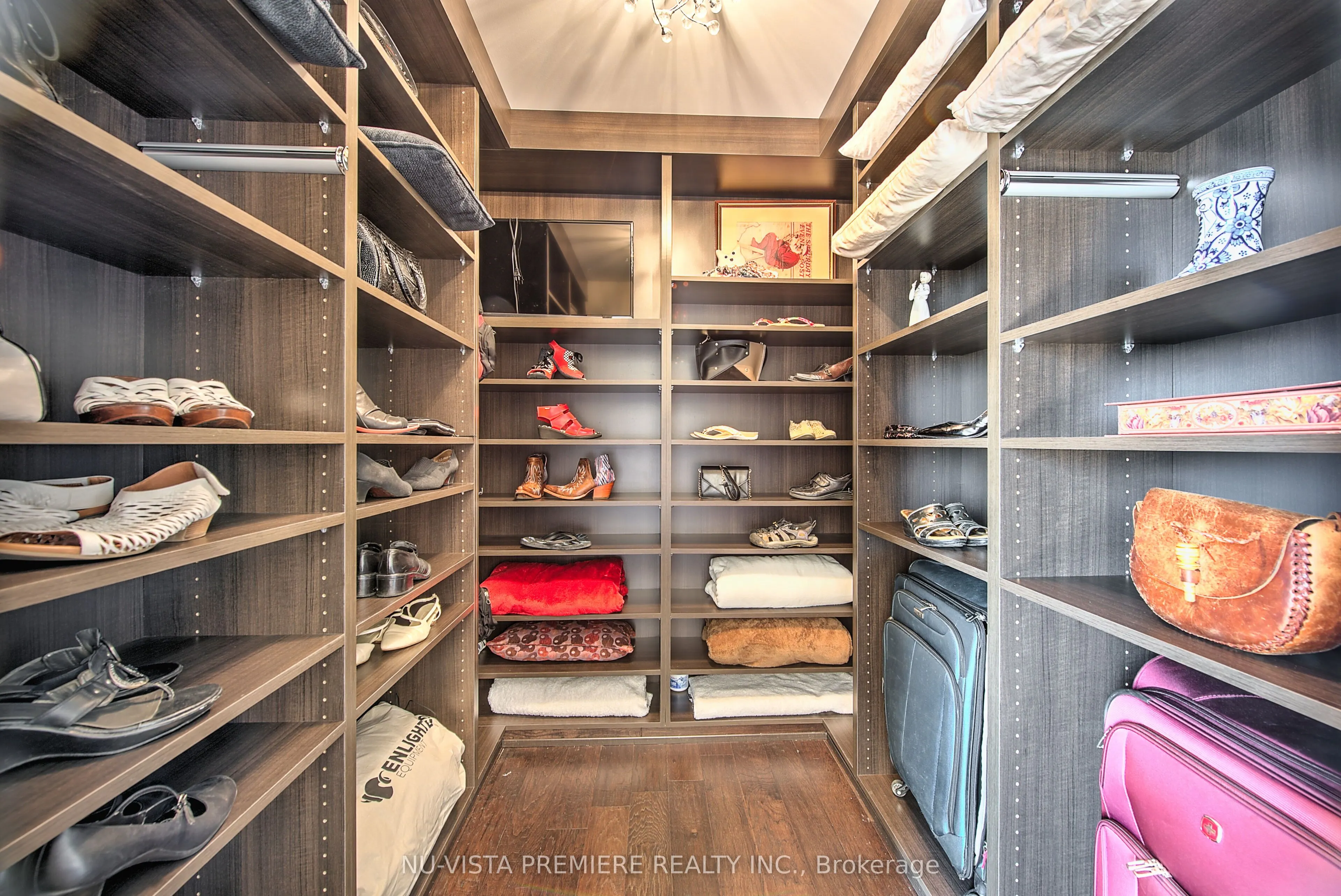 250 Pall Mall Street, #1203