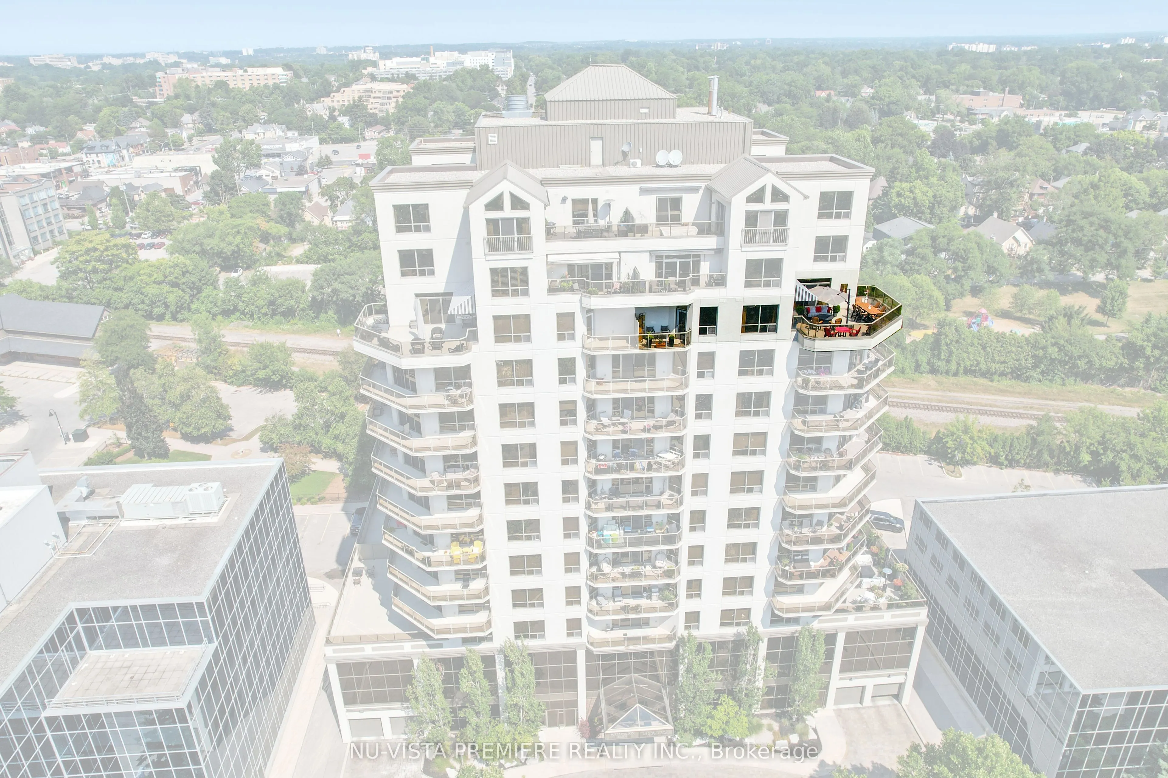 250 Pall Mall Street, #1203
