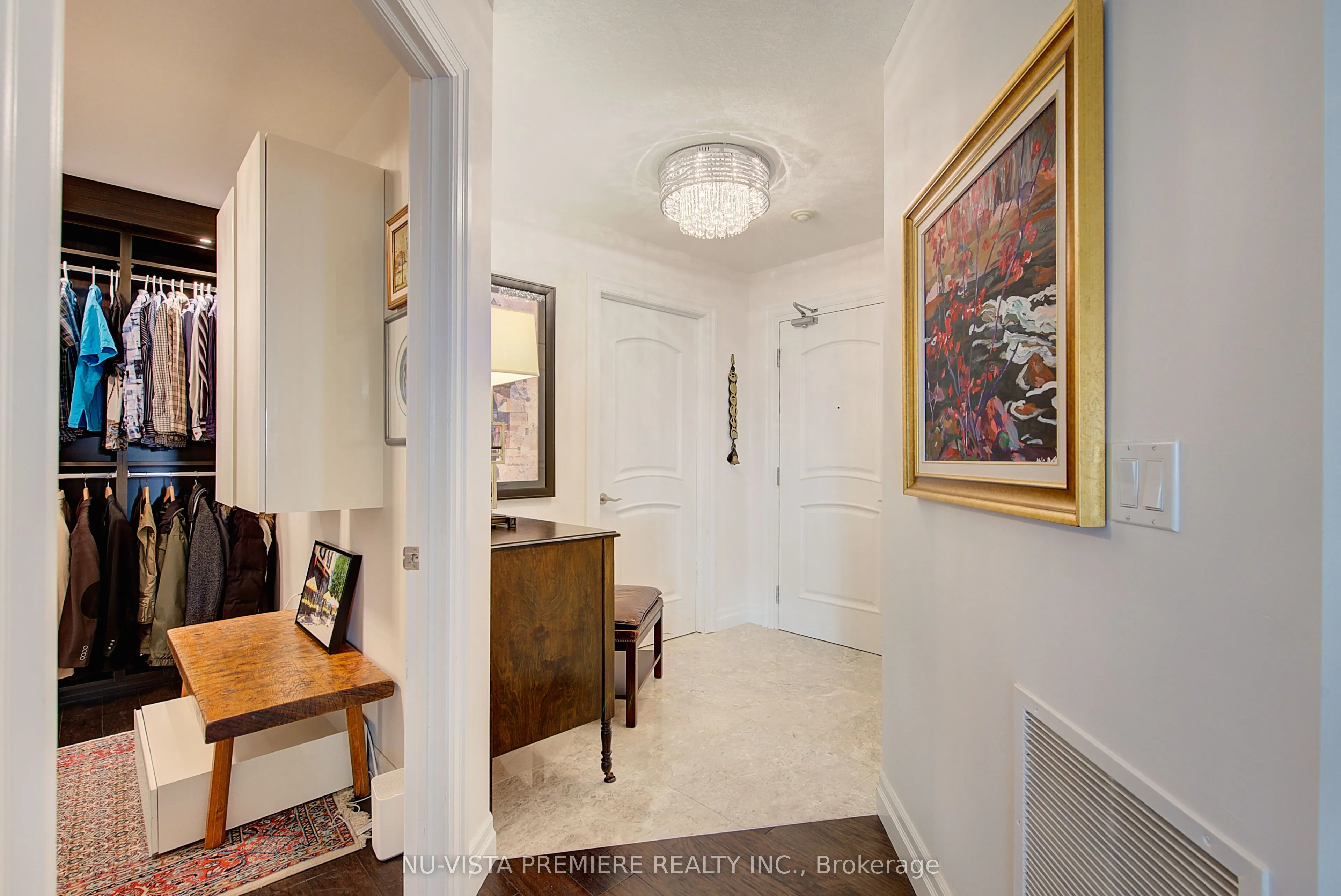 250 Pall Mall Street, #1203