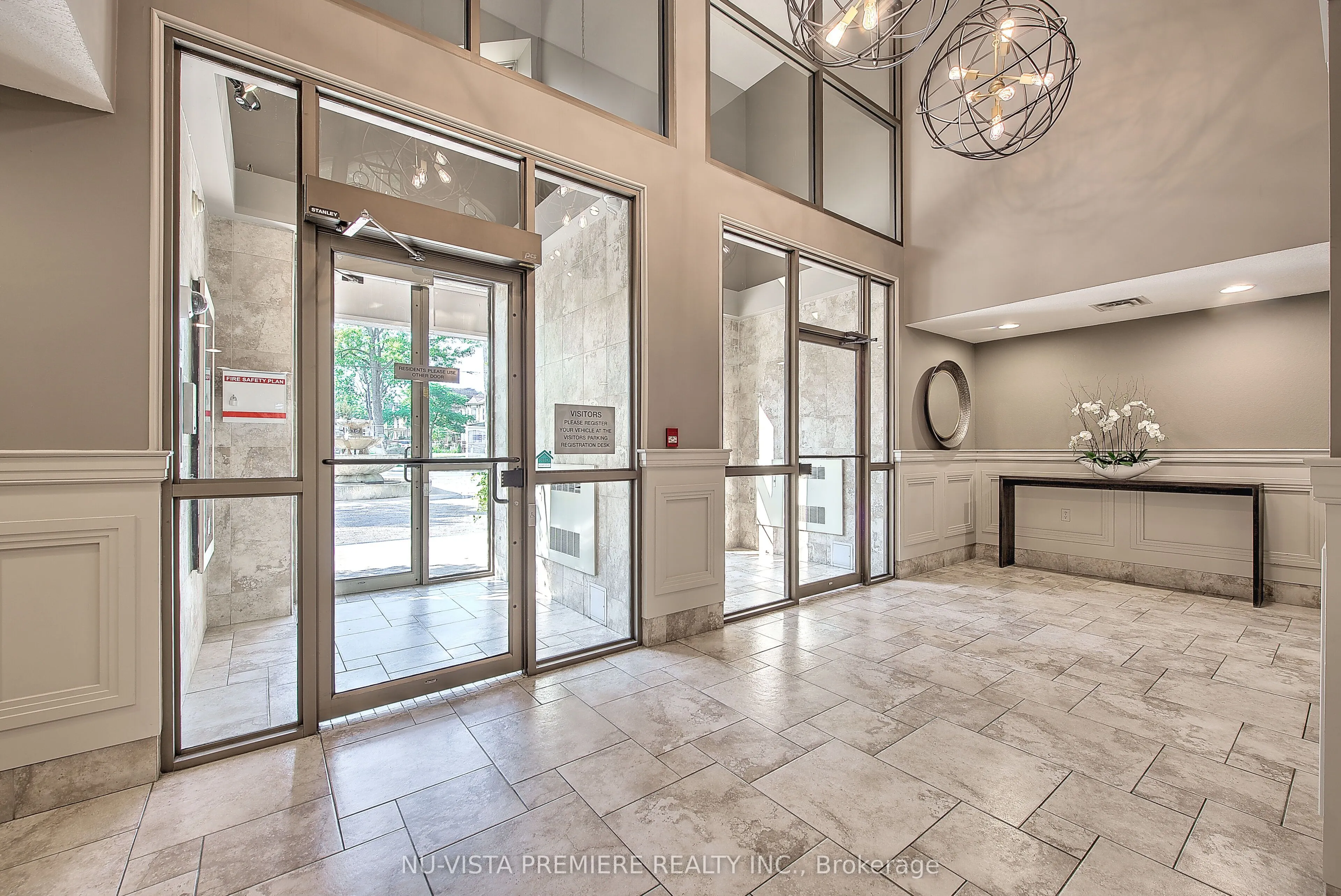 250 Pall Mall Street, #1203