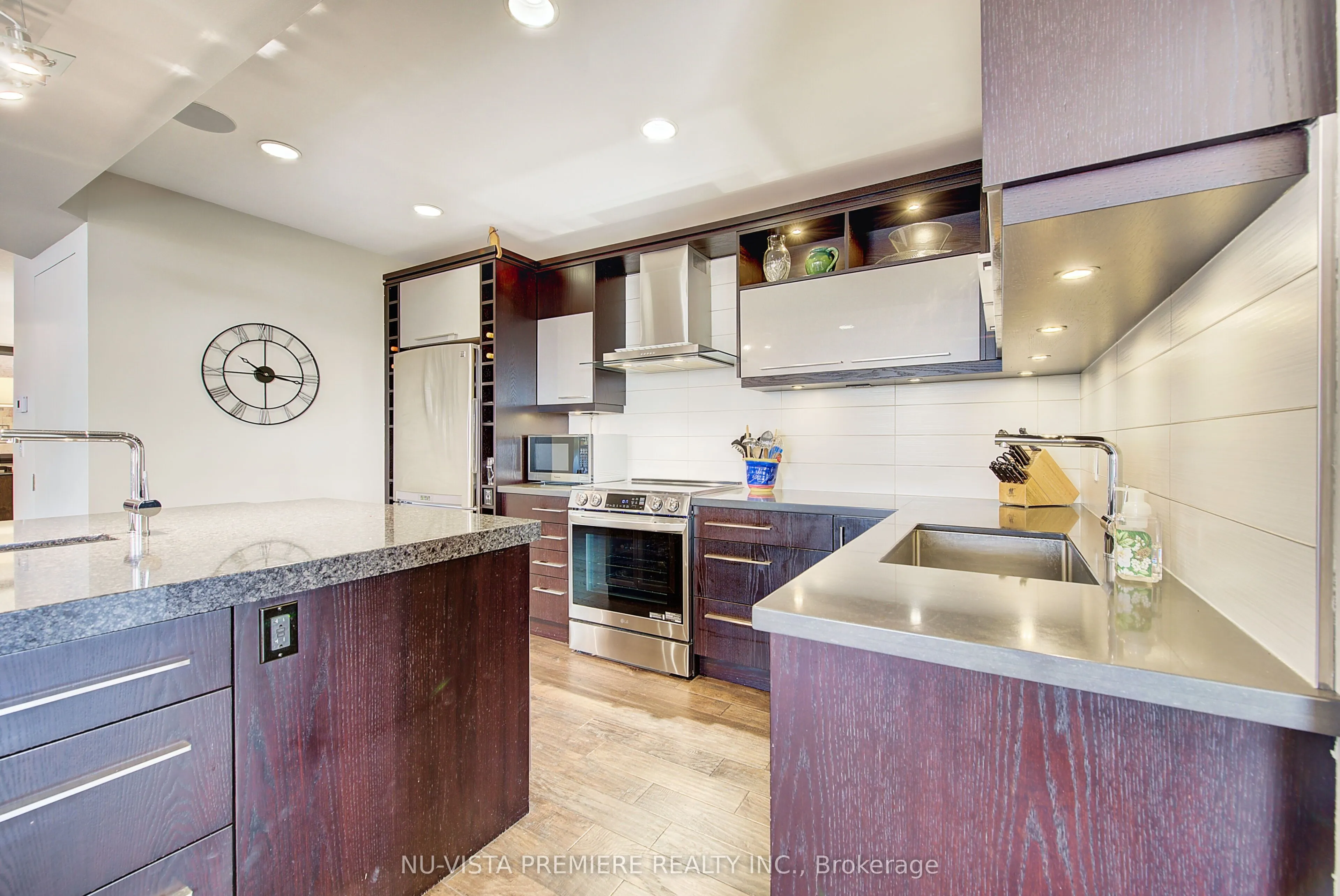 250 Pall Mall Street, #1203