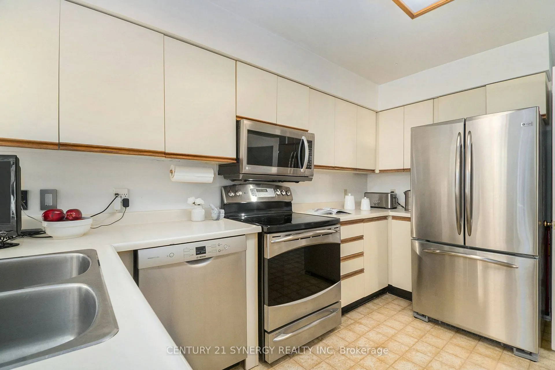 1723 Cara Crescent