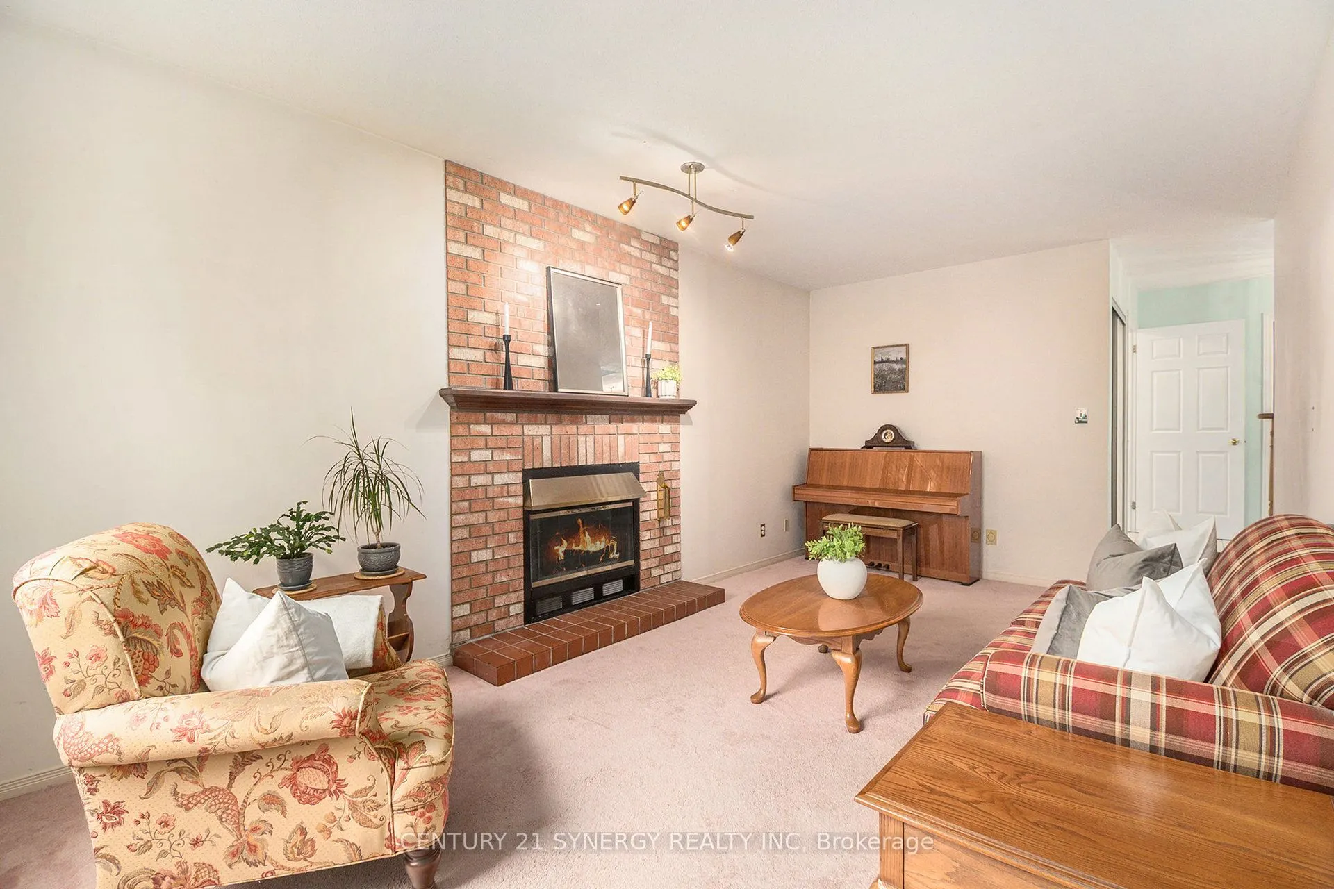 1723 Cara Crescent