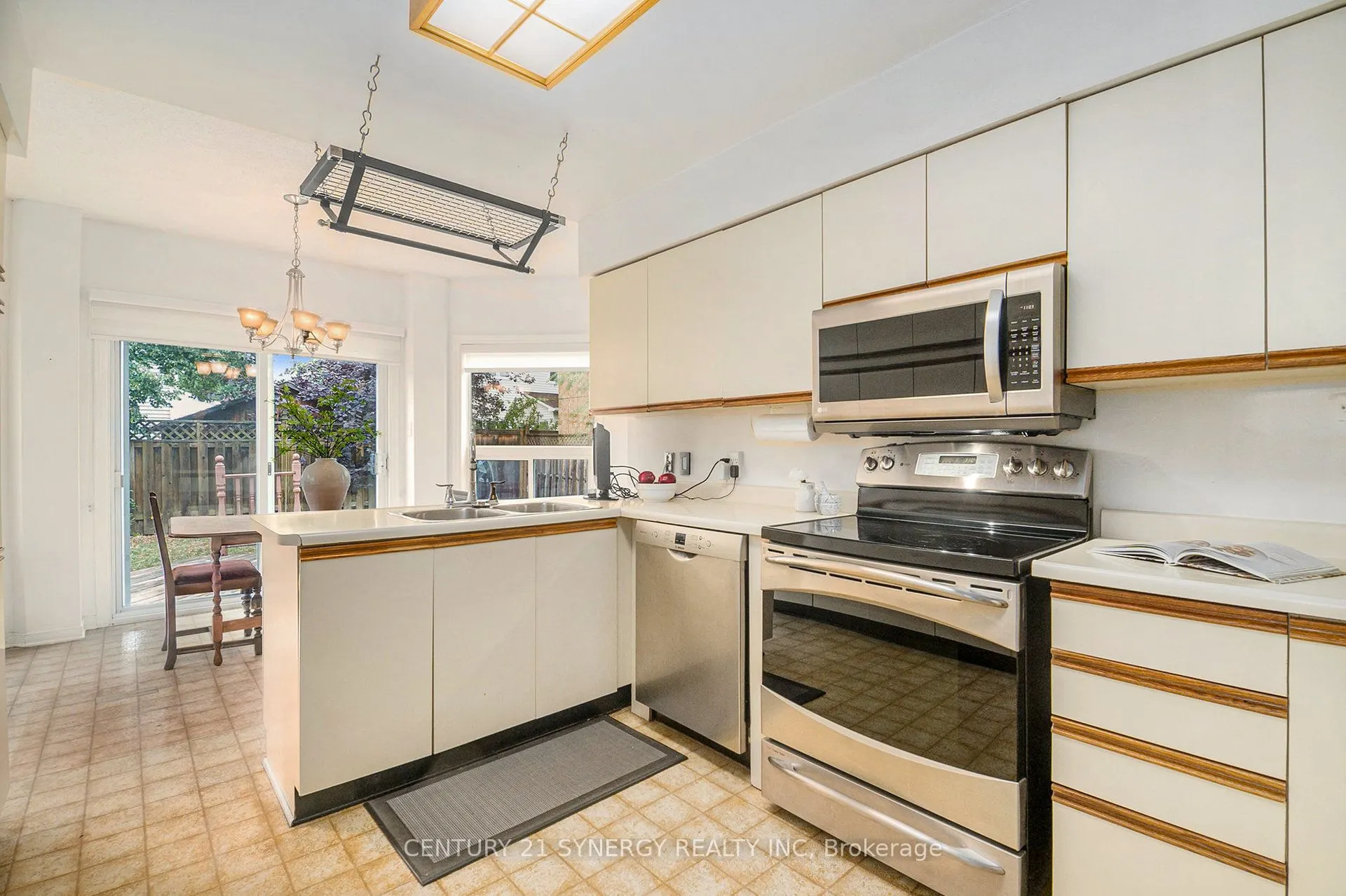1723 Cara Crescent