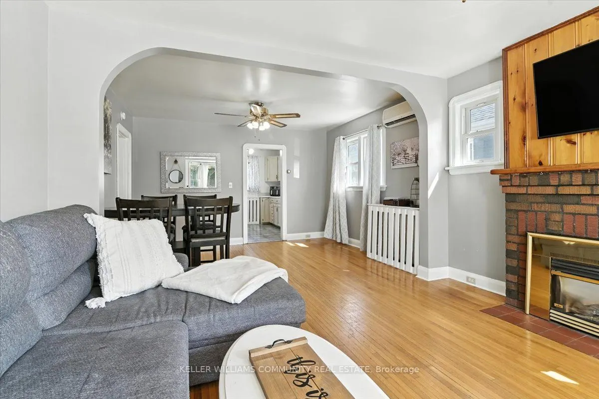 144 University Avenue E