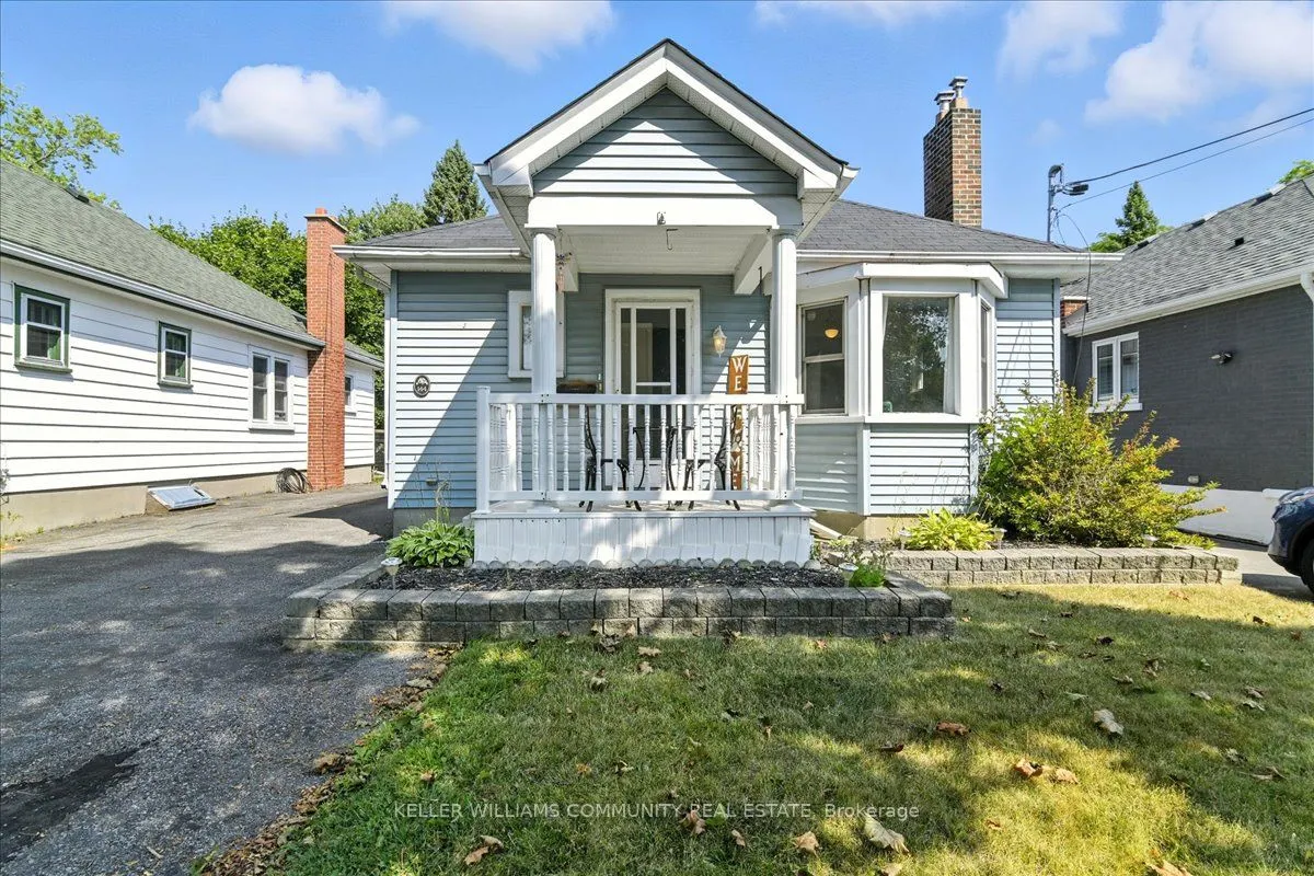 144 University Avenue E
