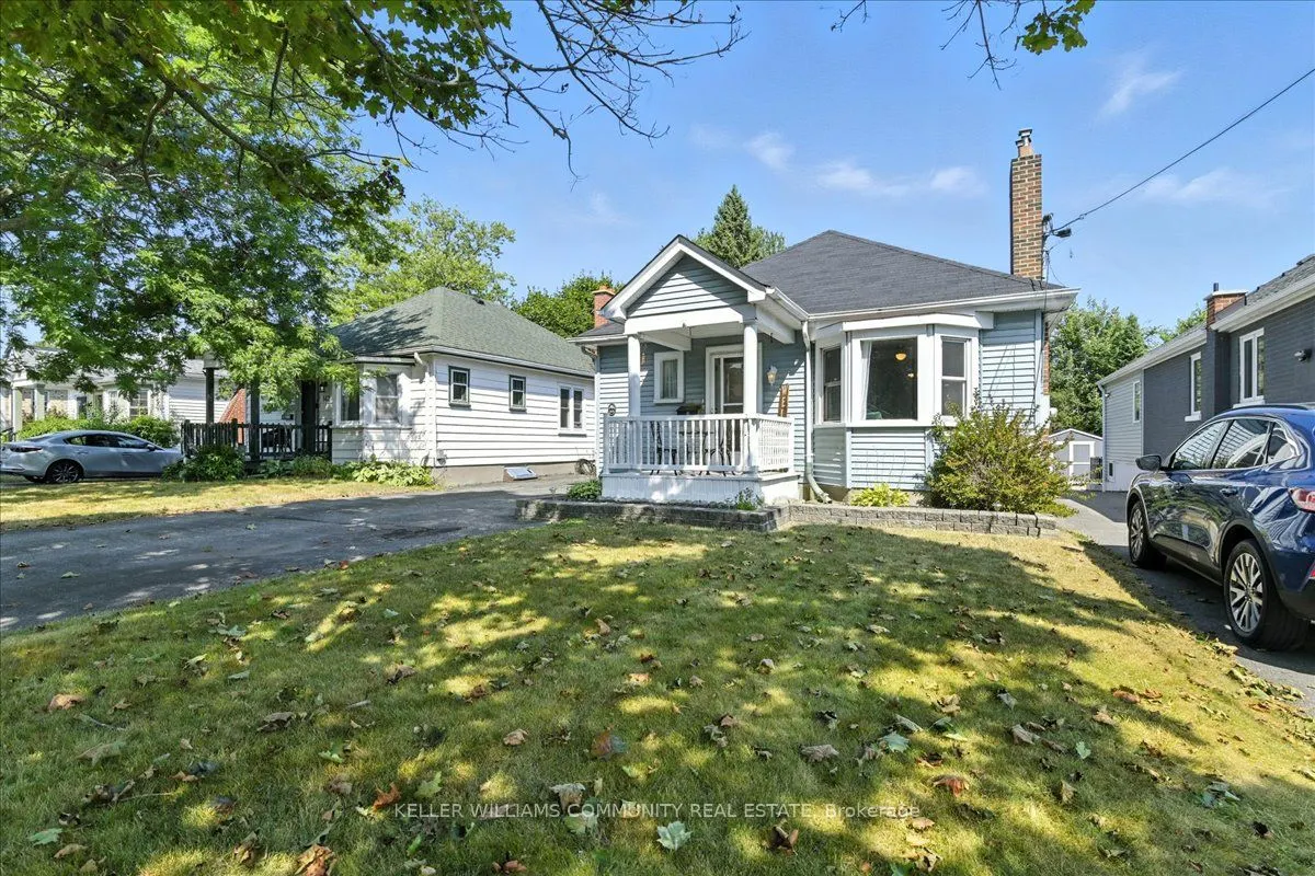 144 University Avenue E