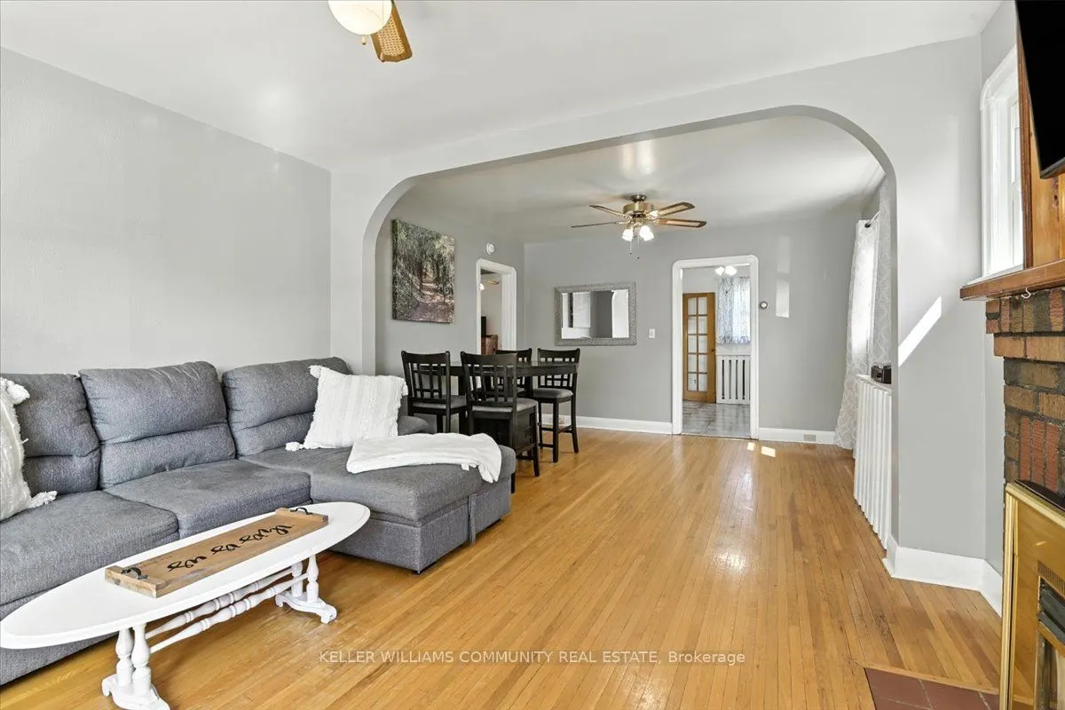 144 University Avenue E