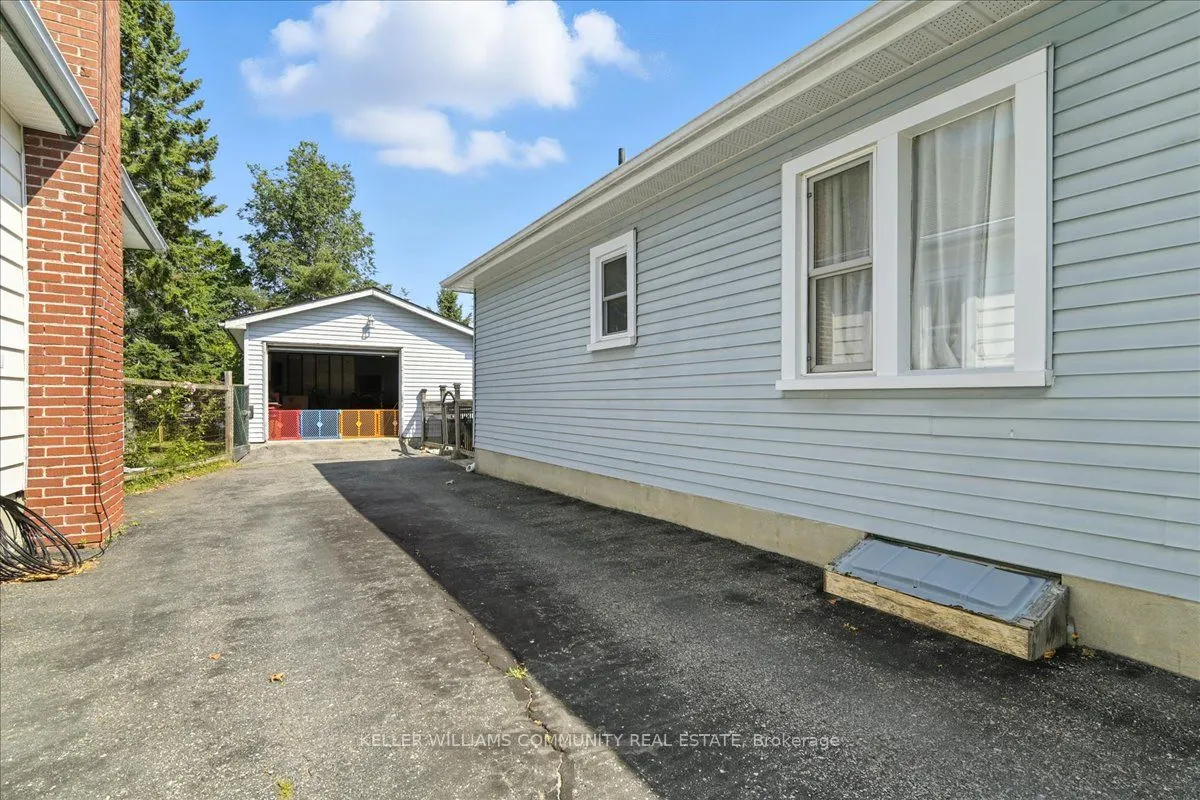 144 University Avenue E