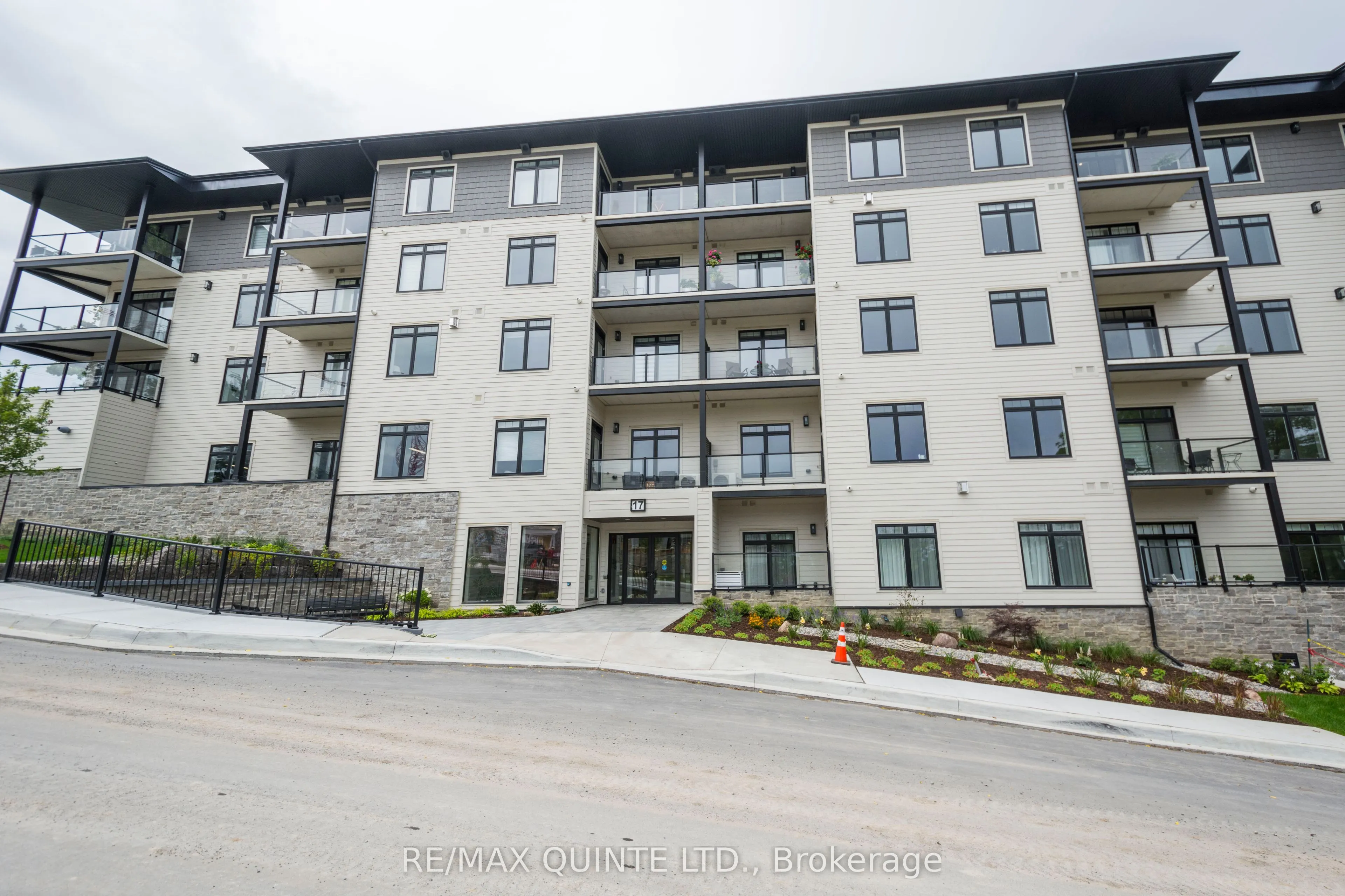 17 Cleave Avenue, #407