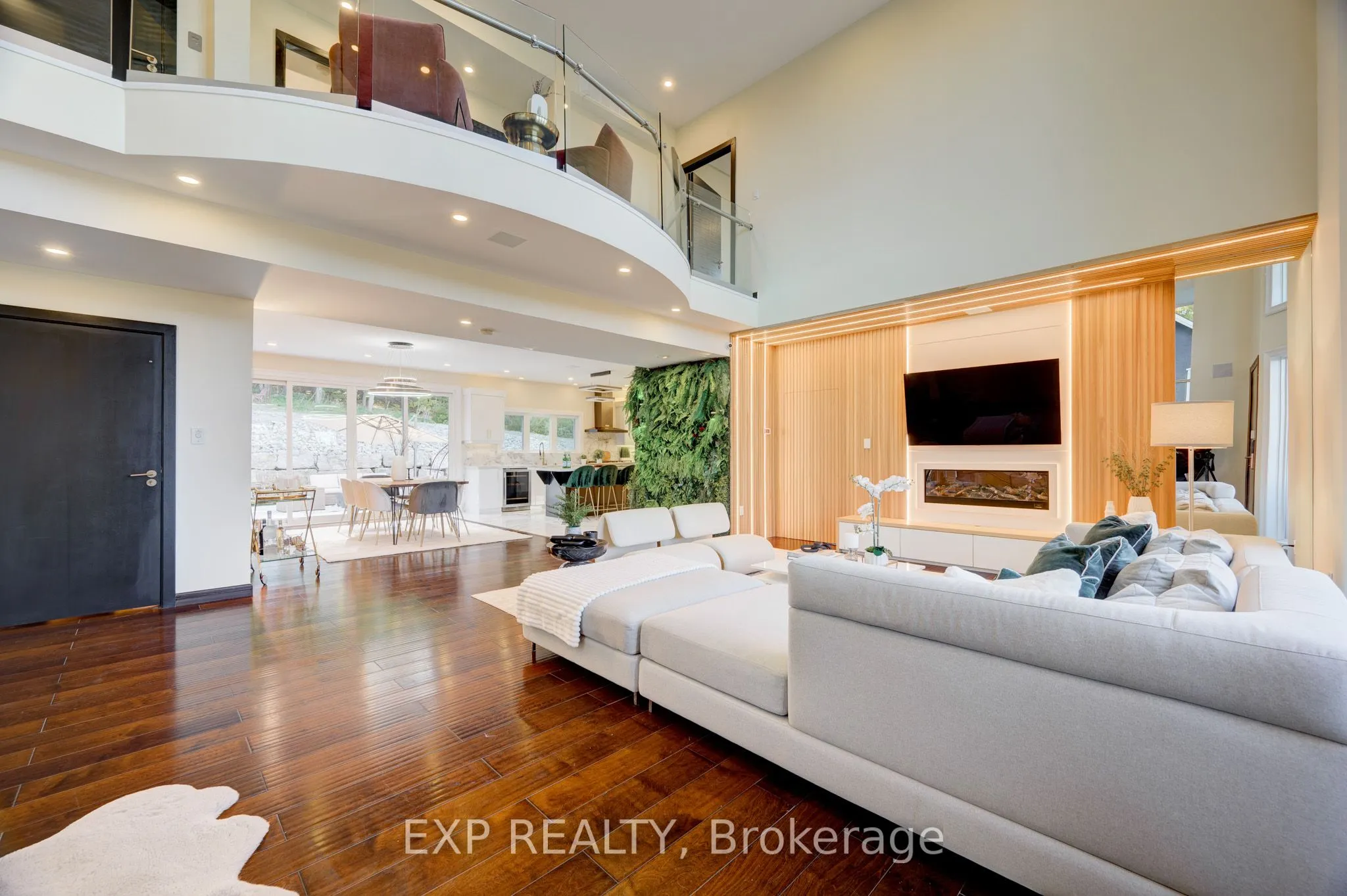 237 MAIN Street W, #B