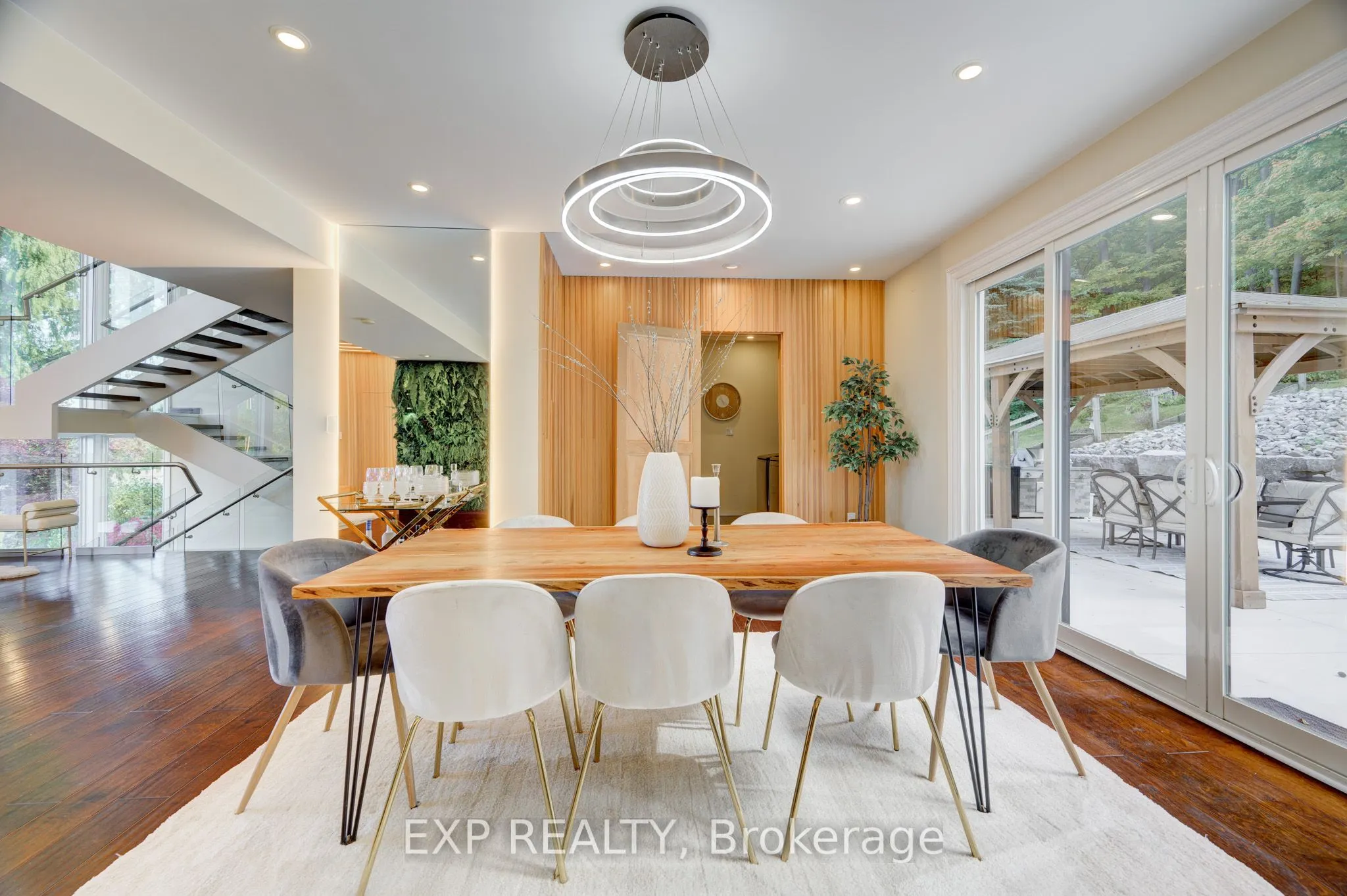 237 MAIN Street W, #B