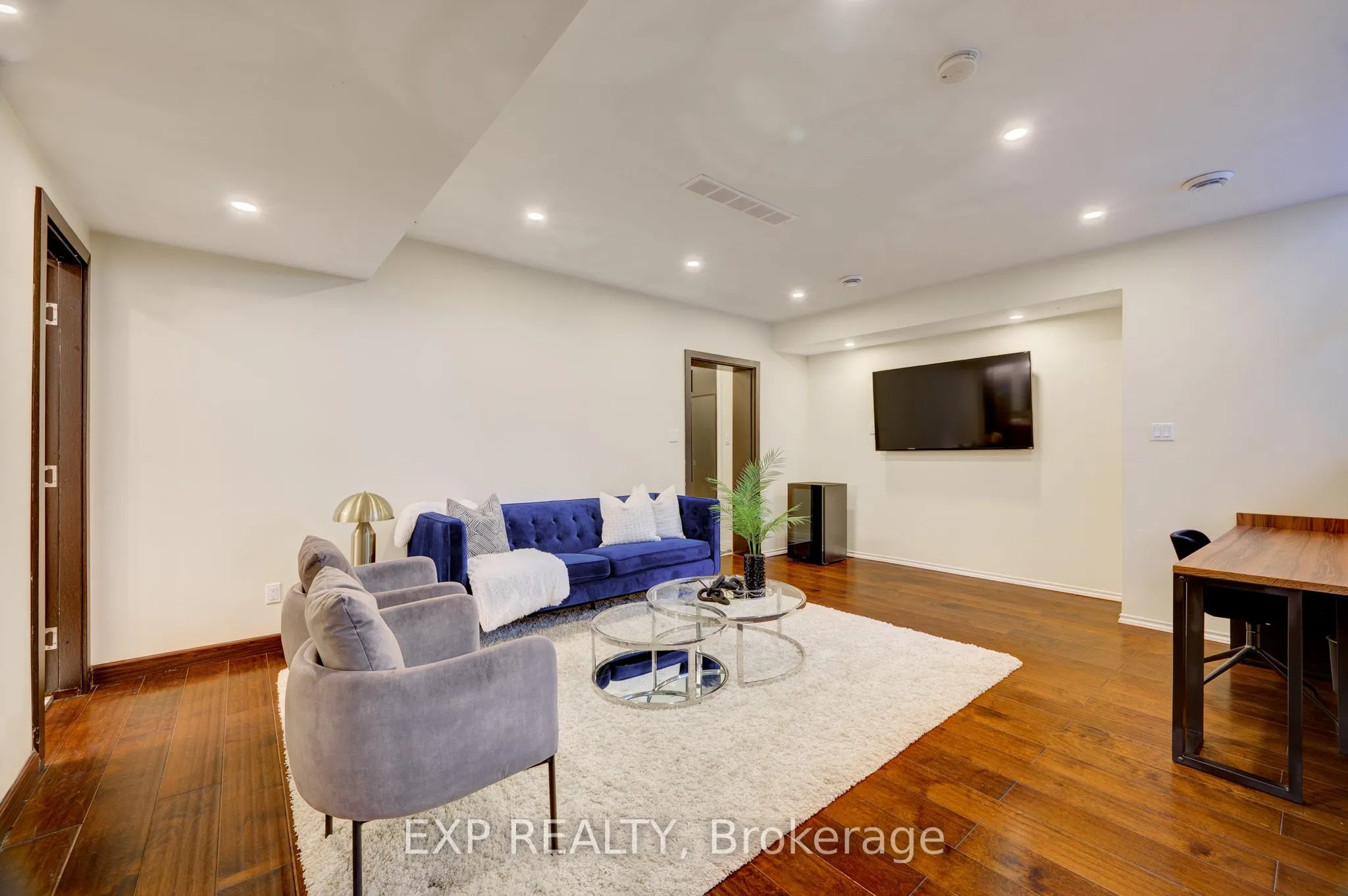 237 MAIN Street W, #B
