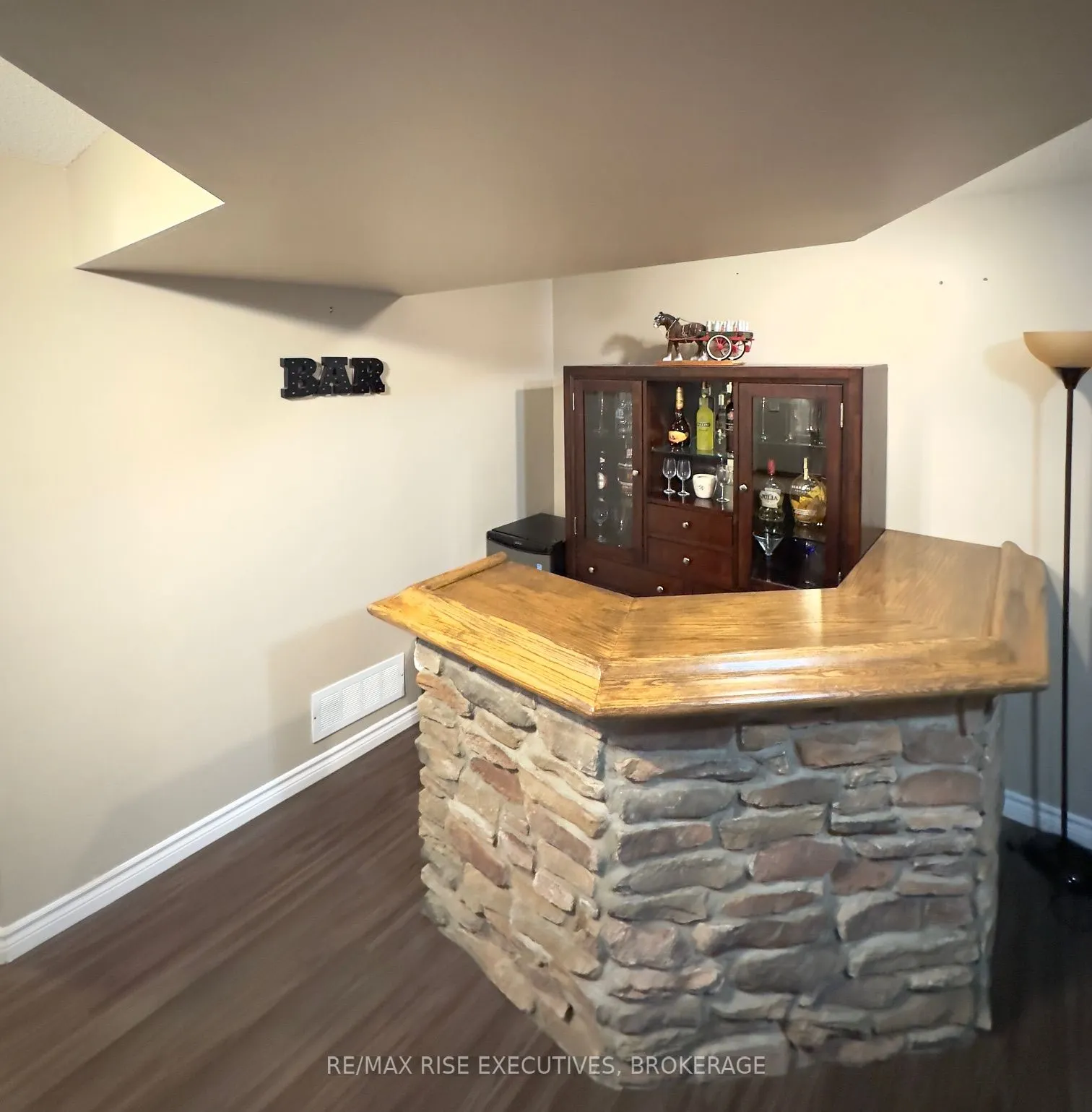 1651 Crimson Crescent